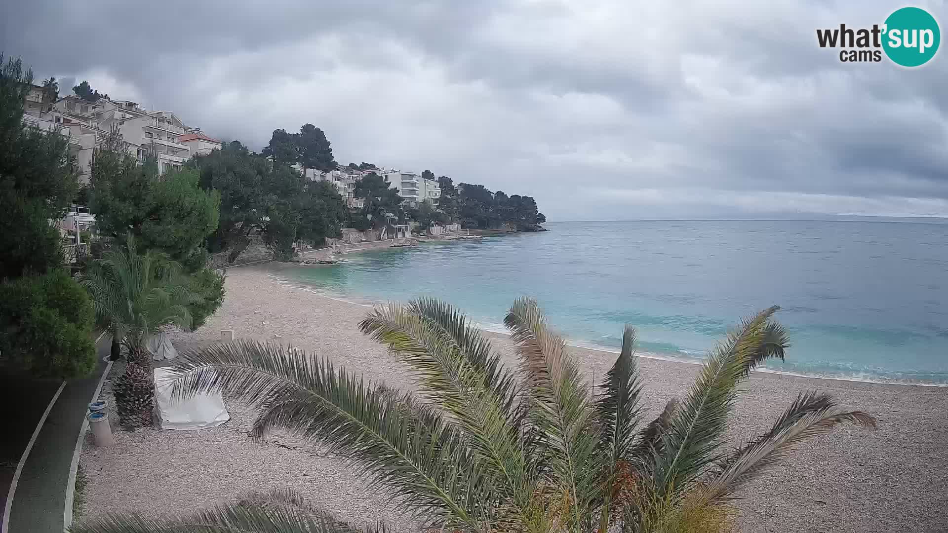 Web kamera Plaža Lučica Brela – Pogled uživo na jadransku obalu