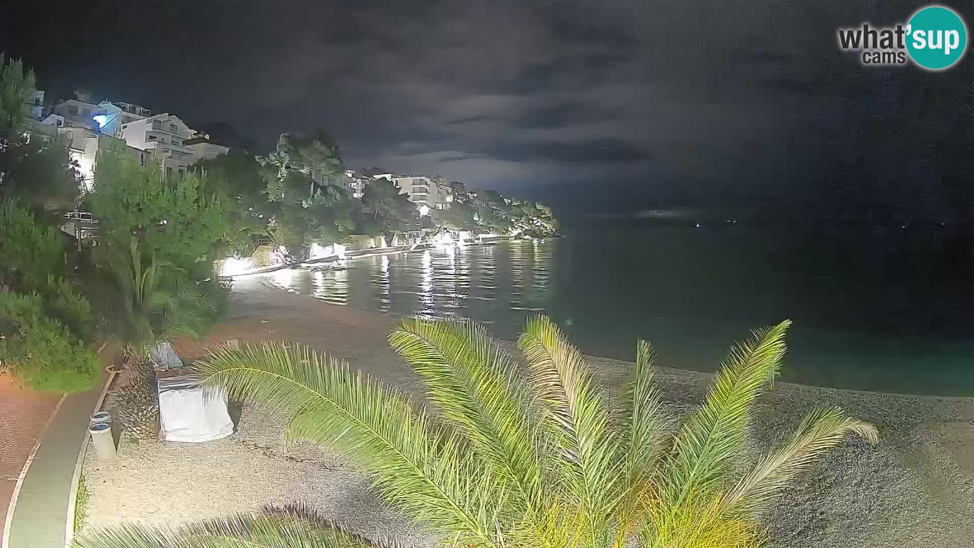 Spletna kamera Plaža Lučica Brela – Pogled v živo na Jadransko obalo