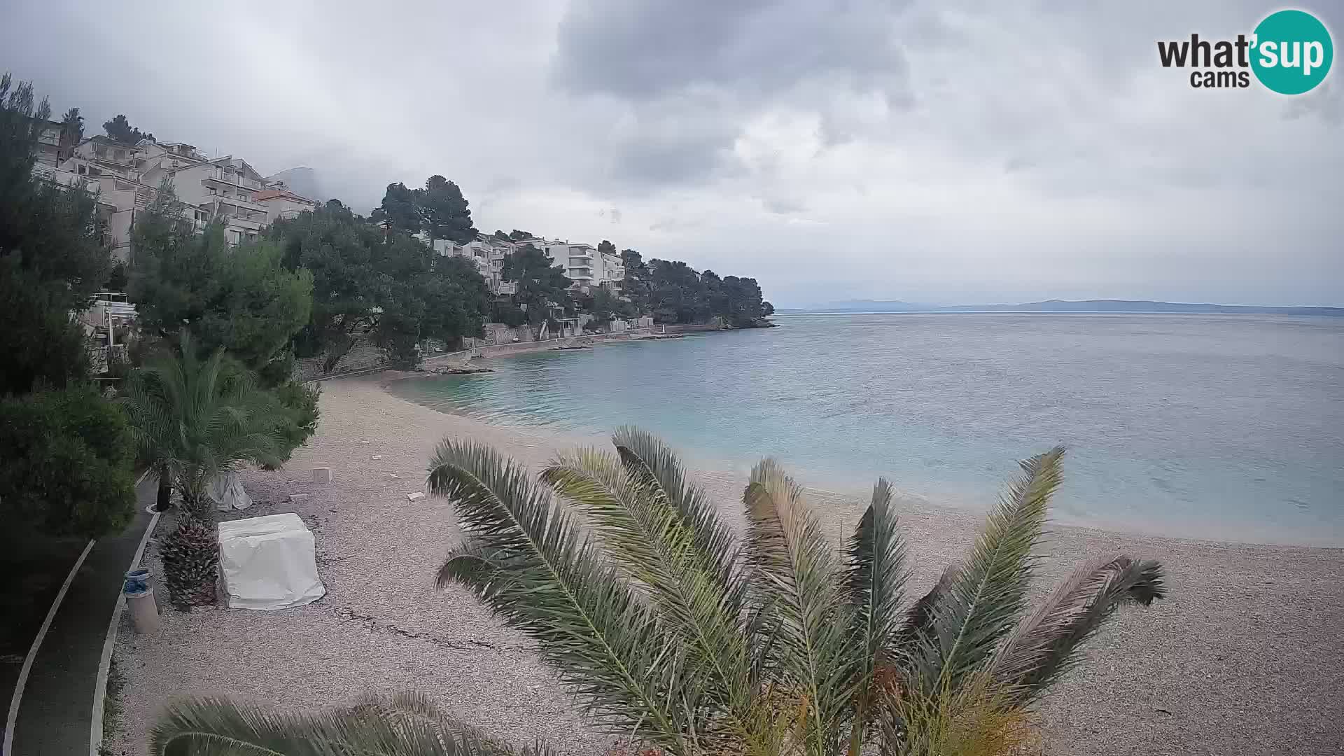 Web kamera Plaža Lučica Brela – Pogled uživo na jadransku obalu