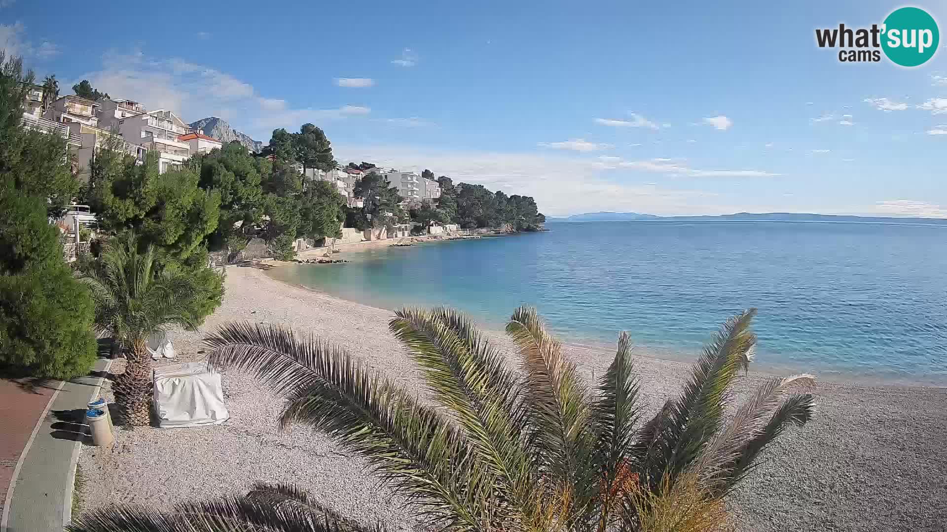 Spletna kamera Plaža Lučica Brela – Pogled v živo na Jadransko obalo