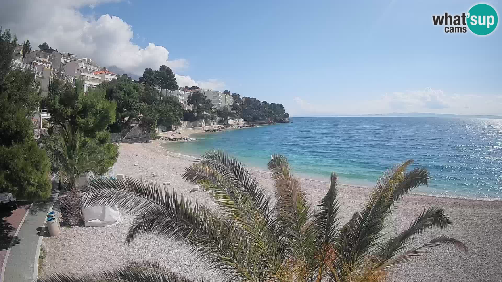 Web kamera Plaža Lučica Brela – Pogled uživo na jadransku obalu