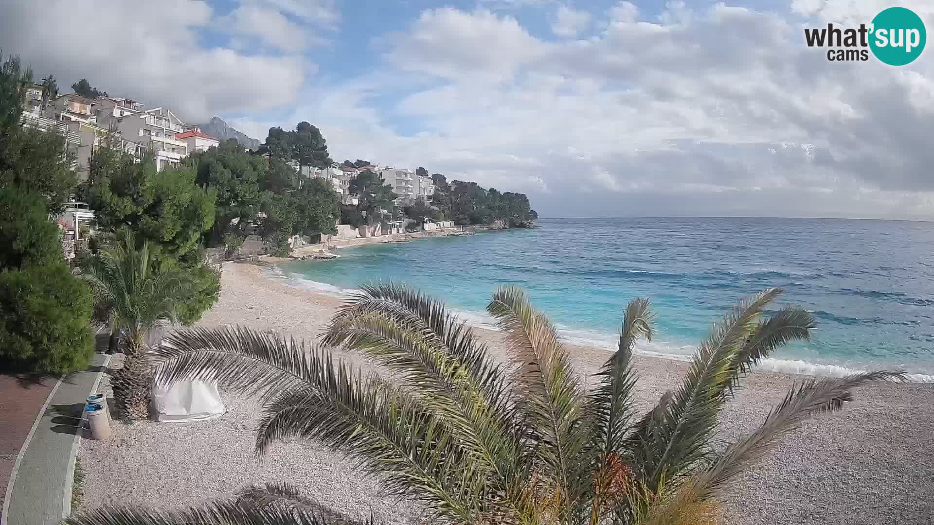 Web kamera Plaža Lučica Brela – Pogled uživo na jadransku obalu