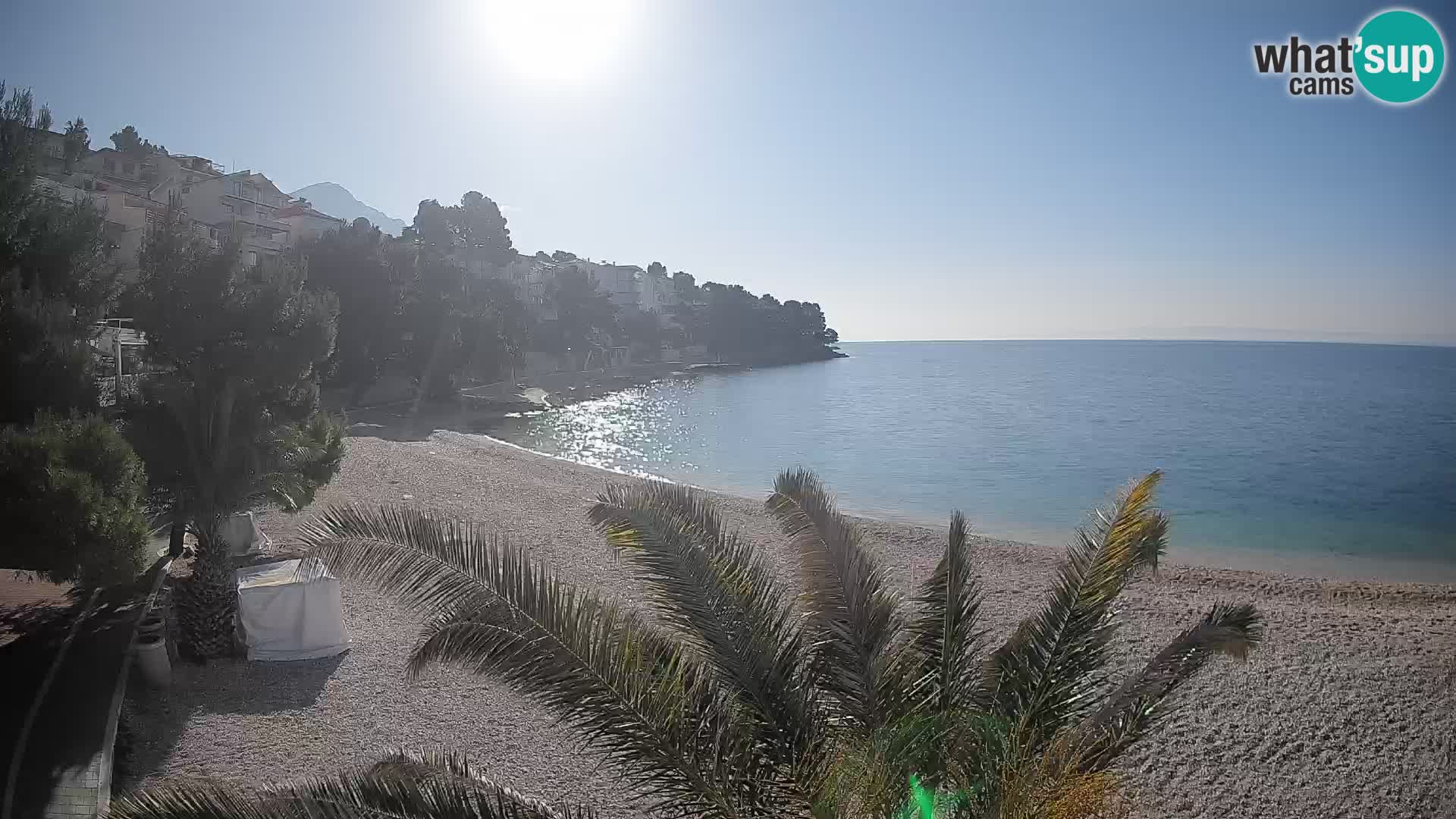 Web kamera Plaža Lučica Brela – Pogled uživo na jadransku obalu