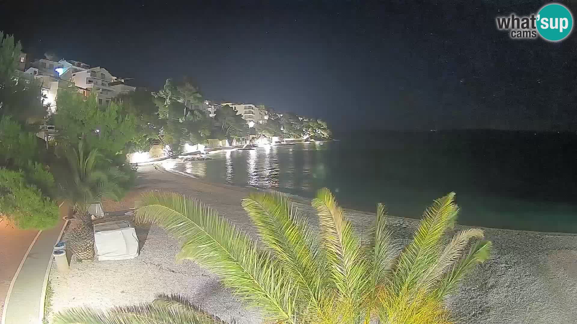 Web kamera Plaža Lučica Brela – Pogled uživo na jadransku obalu