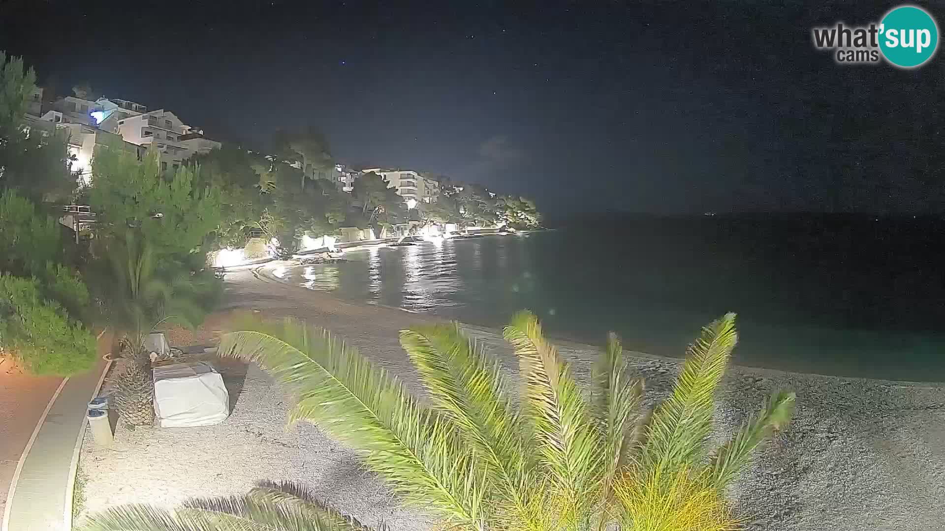 Web kamera Plaža Lučica Brela – Pogled uživo na jadransku obalu