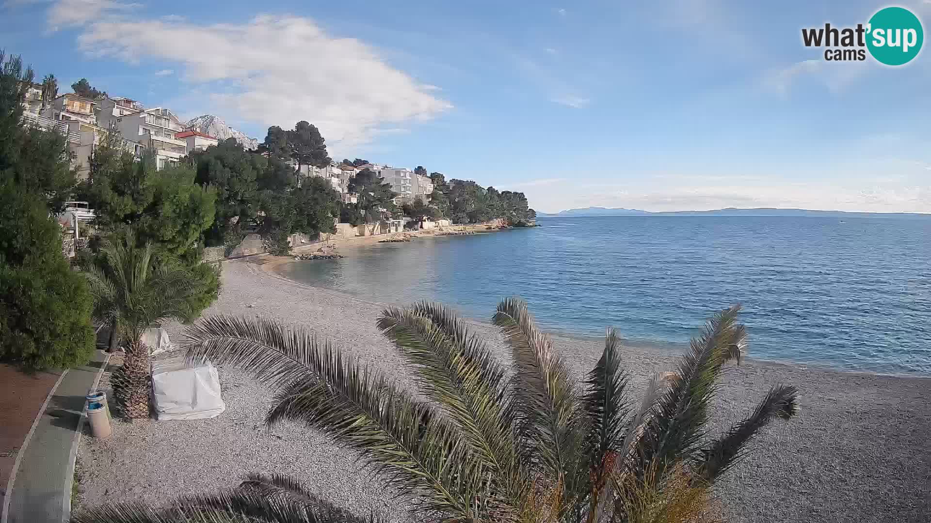 Spletna kamera Plaža Lučica Brela – Pogled v živo na Jadransko obalo