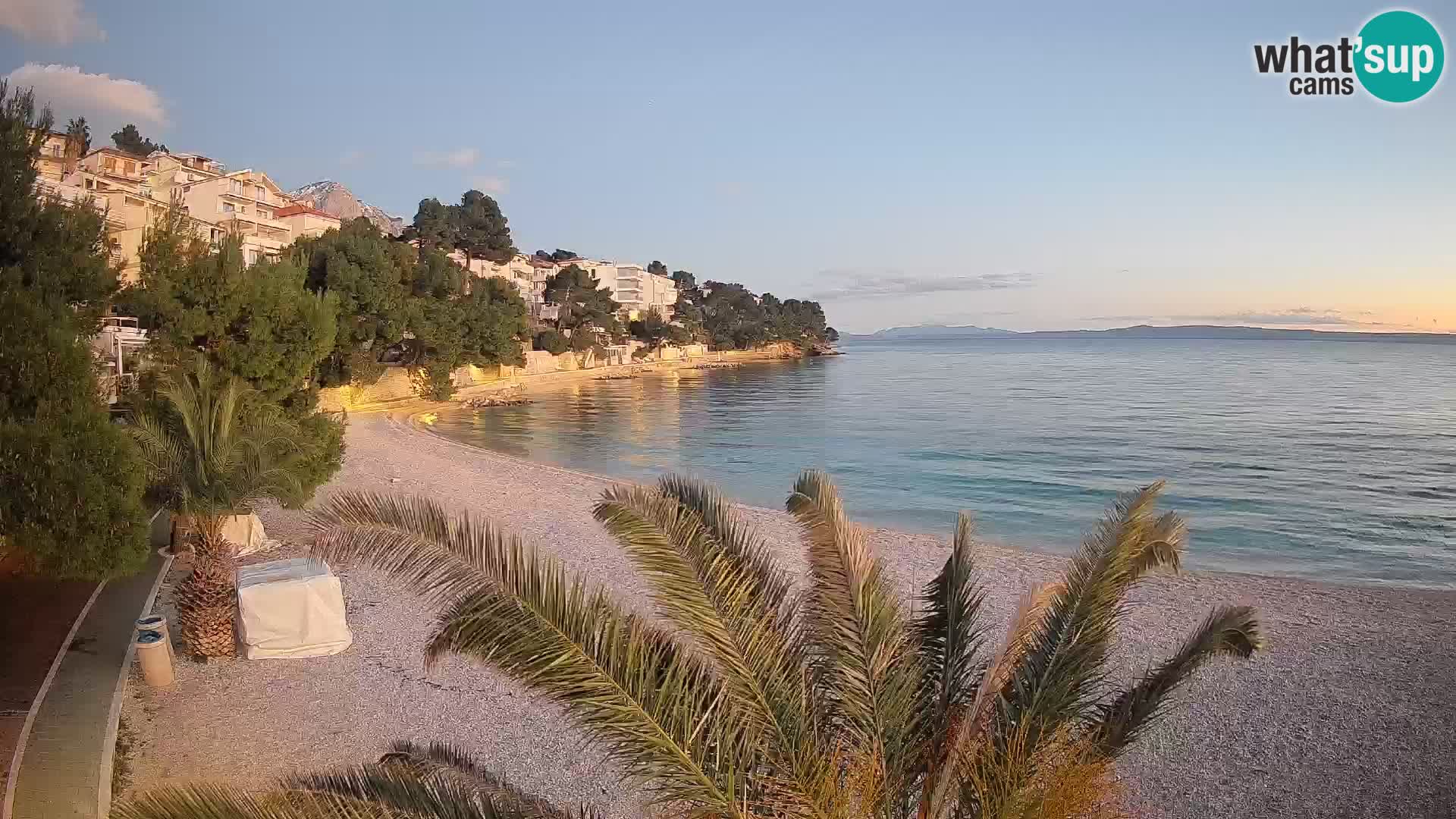 Spletna kamera Plaža Lučica Brela – Pogled v živo na Jadransko obalo