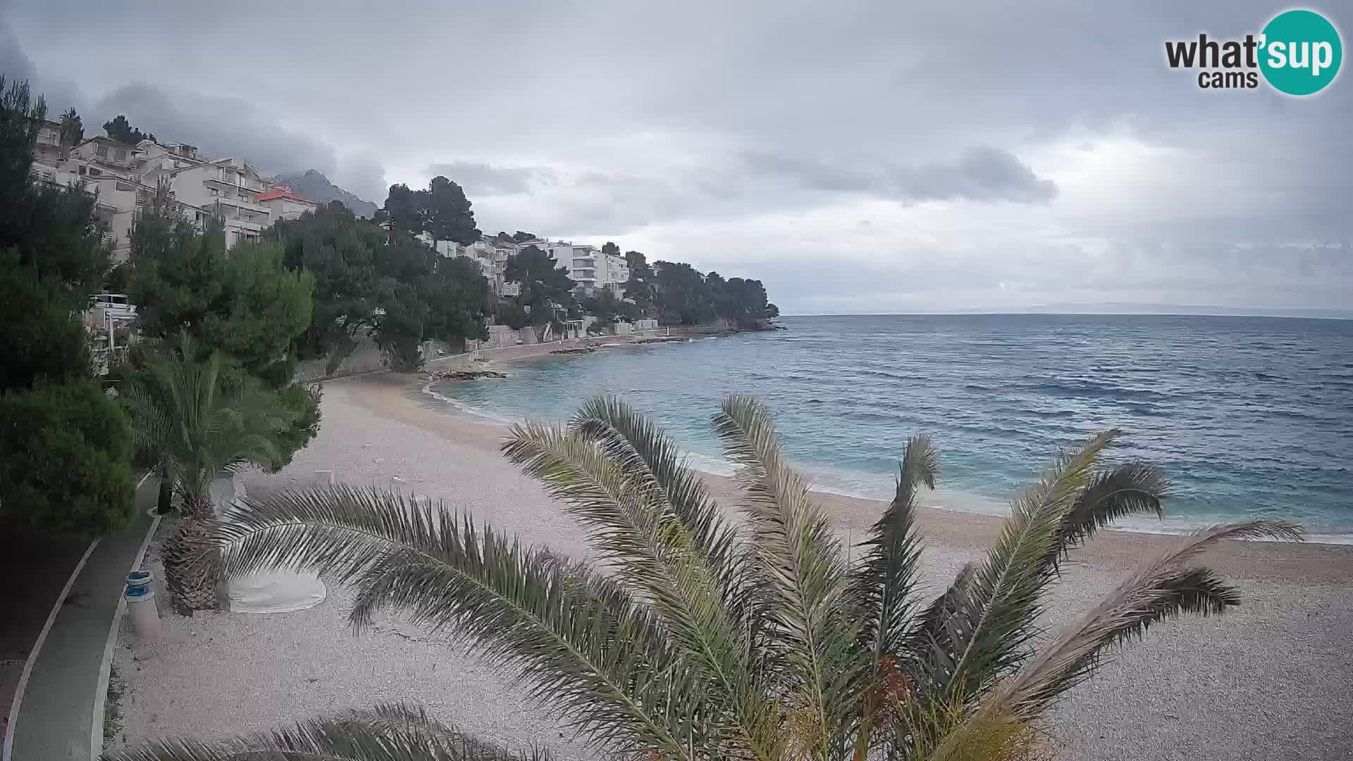 Spletna kamera Plaža Lučica Brela – Pogled v živo na Jadransko obalo