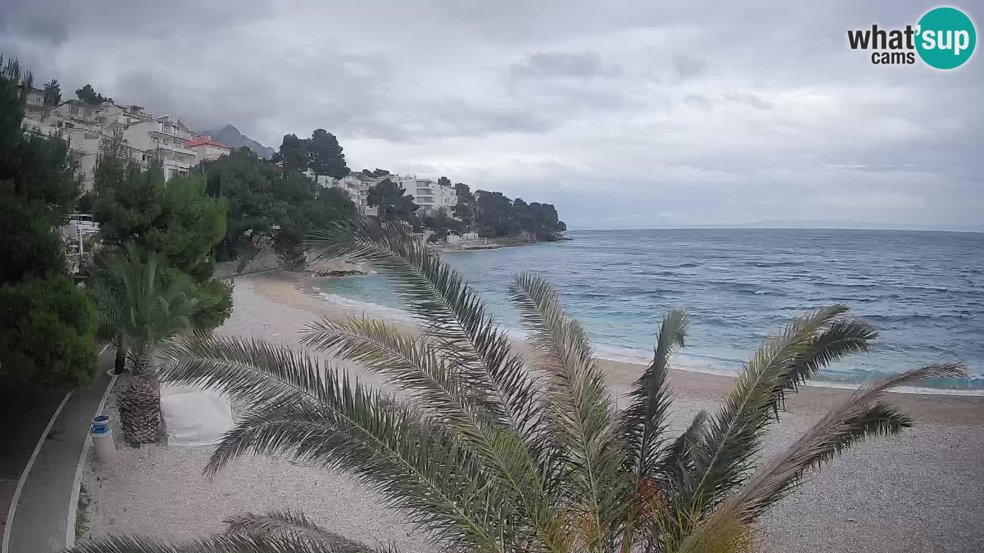 Spletna kamera Plaža Lučica Brela – Pogled v živo na Jadransko obalo