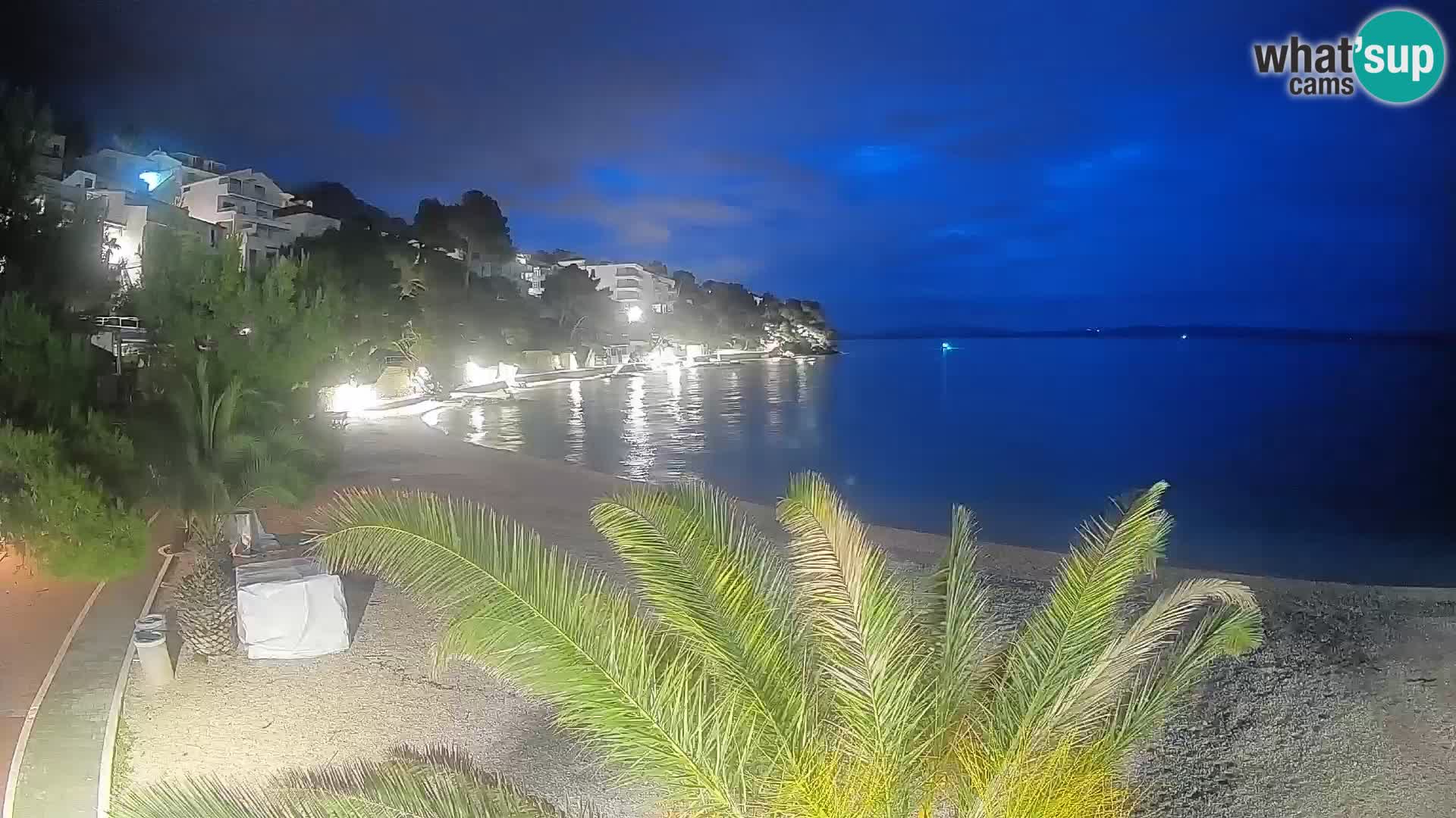 Spletna kamera Plaža Lučica Brela – Pogled v živo na Jadransko obalo