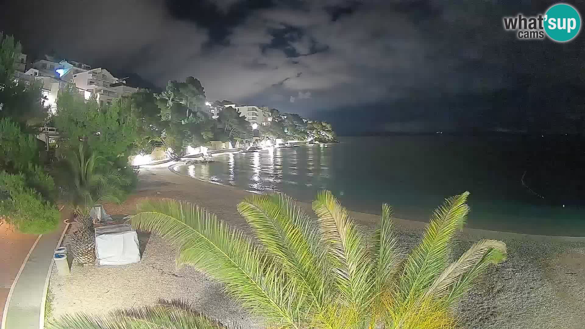 Web kamera Plaža Lučica Brela – Pogled uživo na jadransku obalu