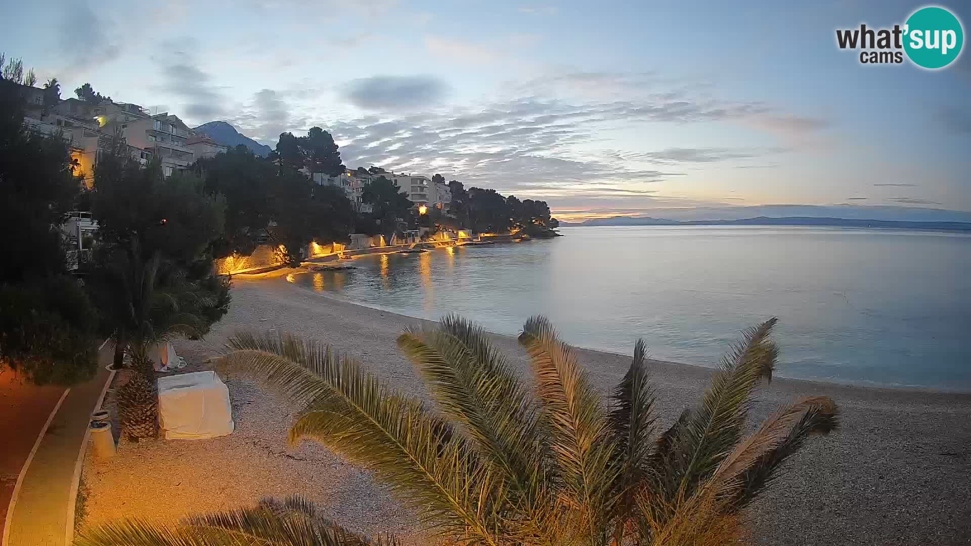 Web kamera Plaža Lučica Brela – Pogled uživo na jadransku obalu