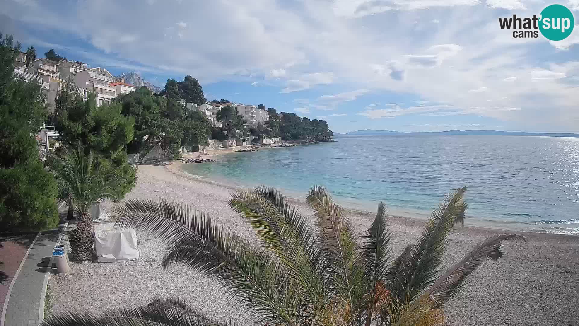Spletna kamera Plaža Lučica Brela – Pogled v živo na Jadransko obalo