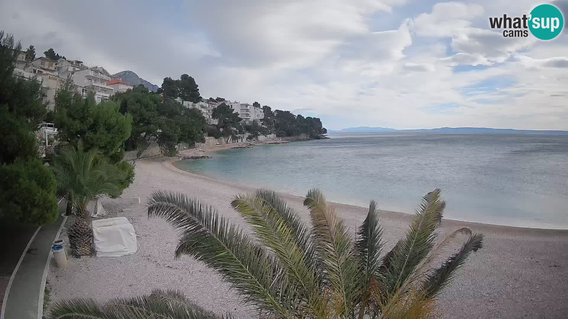 Web kamera Plaža Lučica Brela – Pogled uživo na jadransku obalu