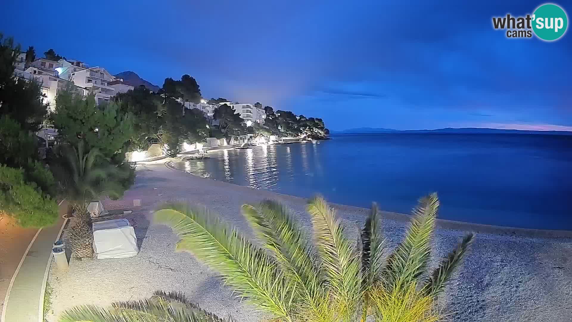 Spletna kamera Plaža Lučica Brela – Pogled v živo na Jadransko obalo