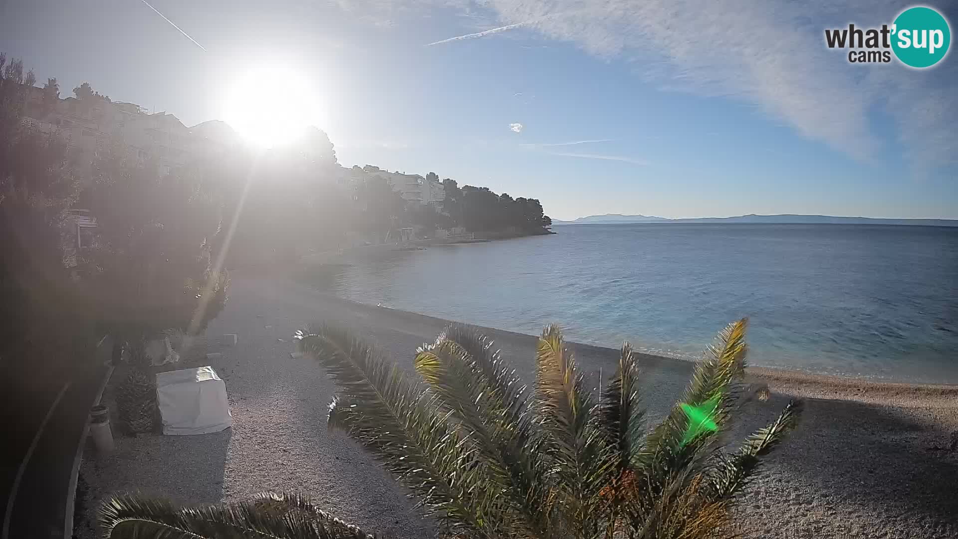 Spletna kamera Plaža Lučica Brela – Pogled v živo na Jadransko obalo