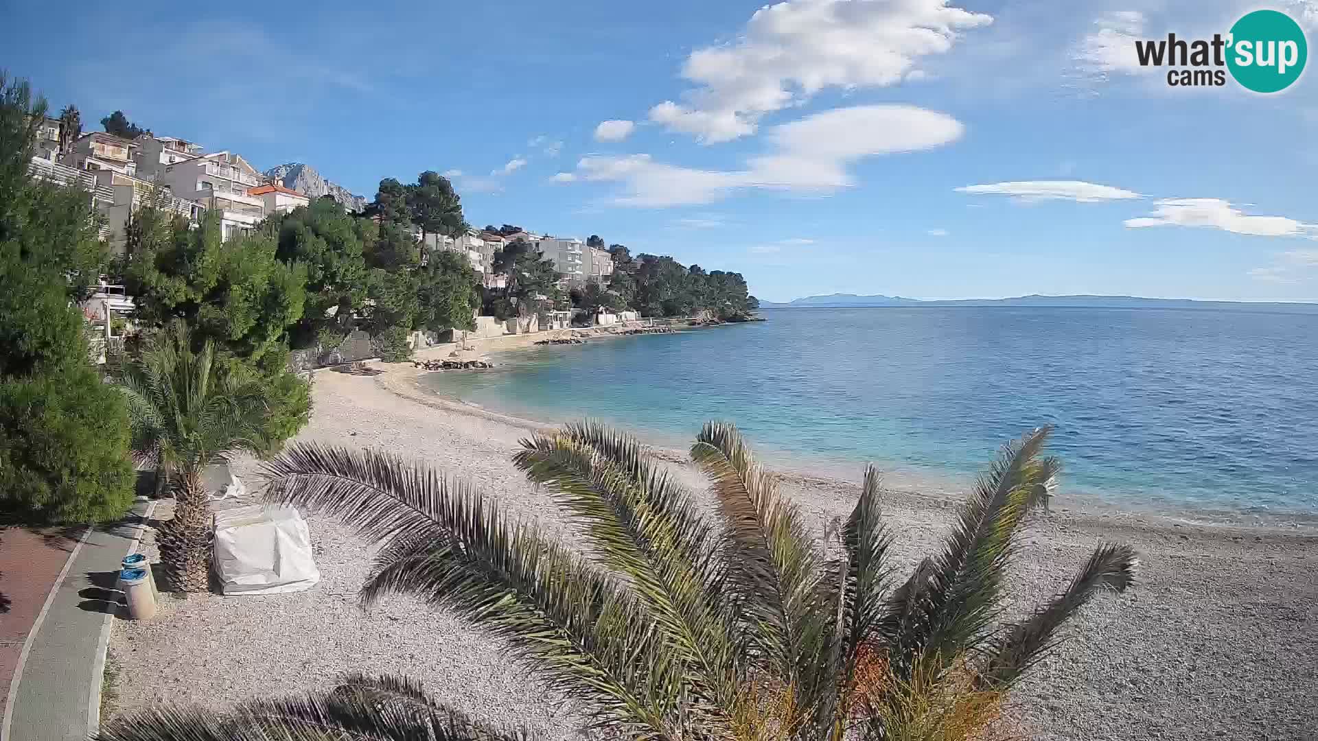 Spletna kamera Plaža Lučica Brela – Pogled v živo na Jadransko obalo
