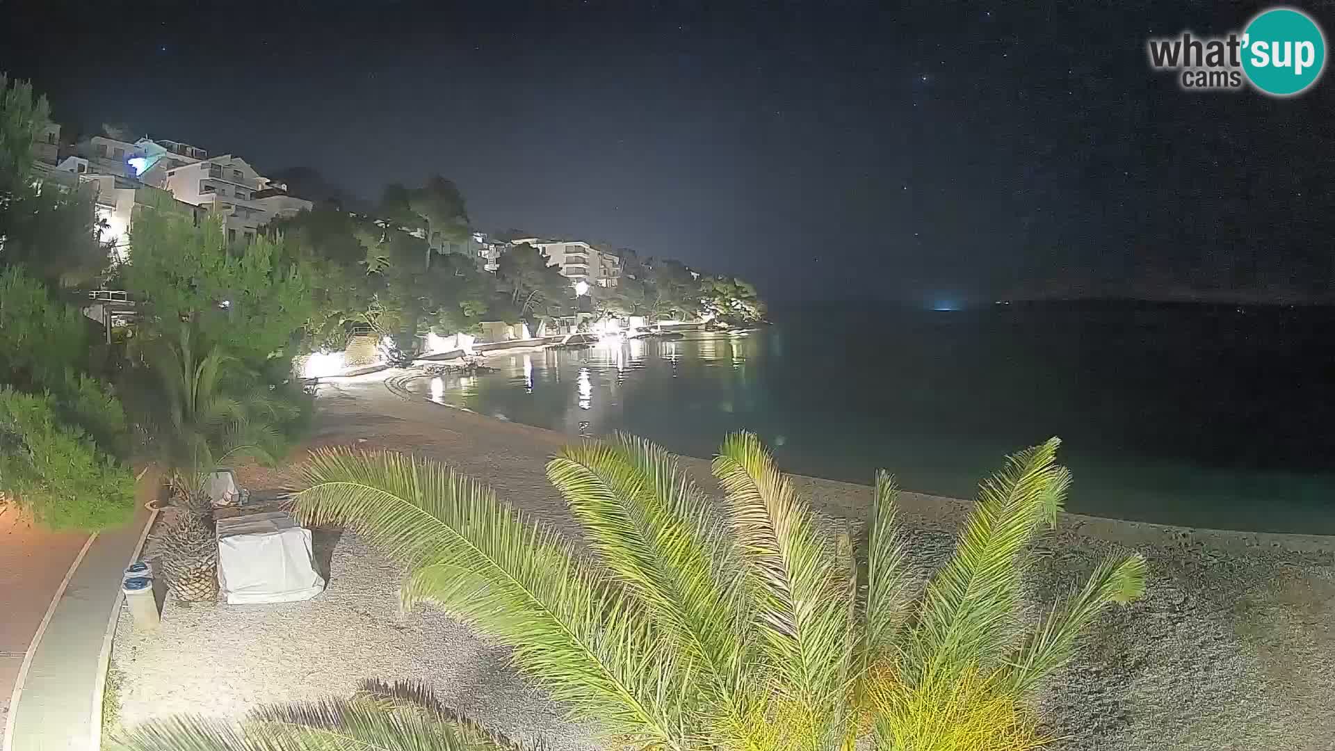 Spletna kamera Plaža Lučica Brela – Pogled v živo na Jadransko obalo