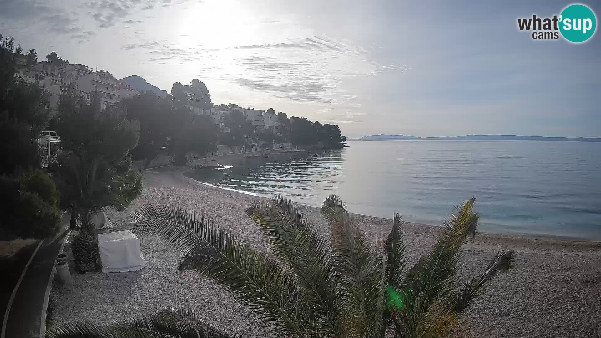 Spletna kamera Plaža Lučica Brela – Pogled v živo na Jadransko obalo