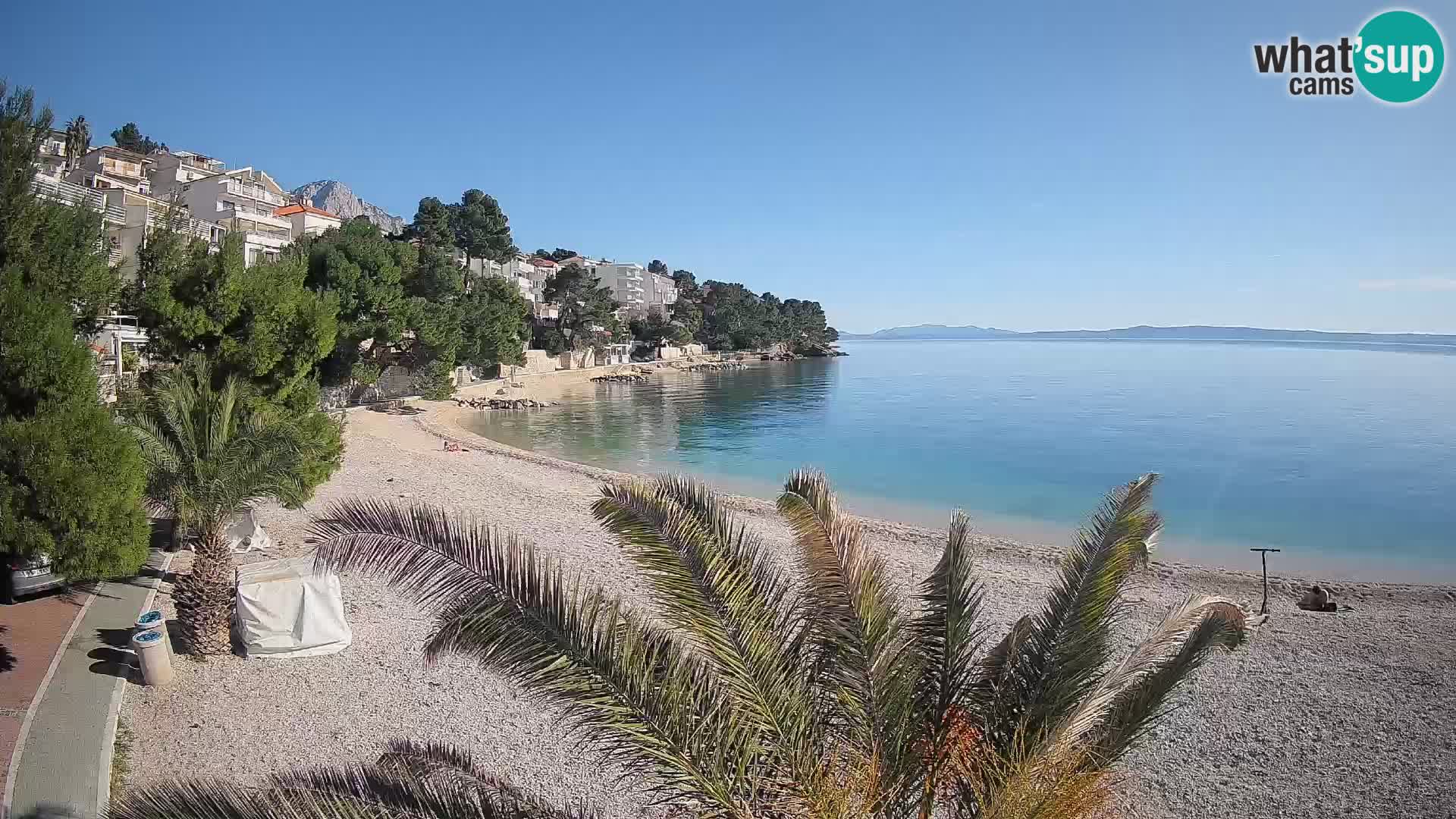 Web kamera Plaža Lučica Brela – Pogled uživo na jadransku obalu