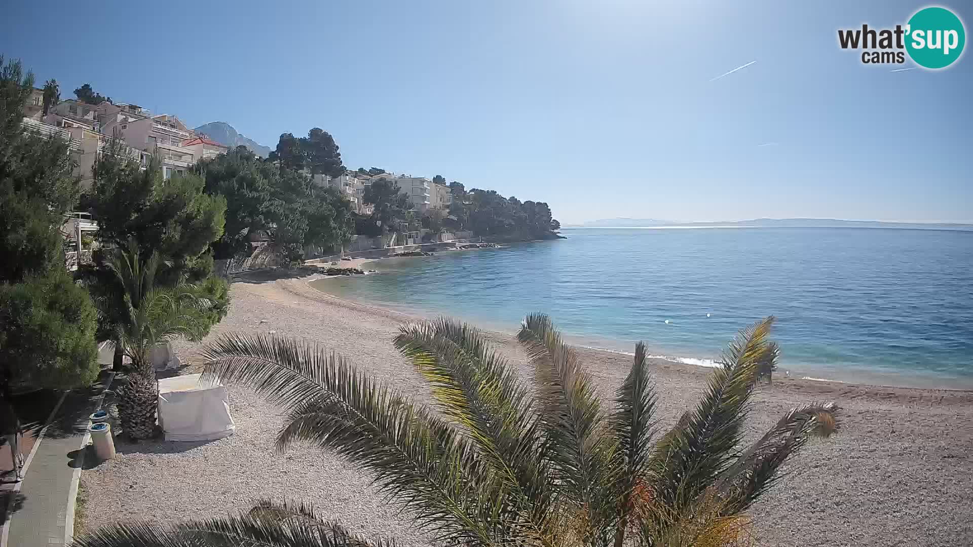 Web kamera Plaža Lučica Brela – Pogled uživo na jadransku obalu