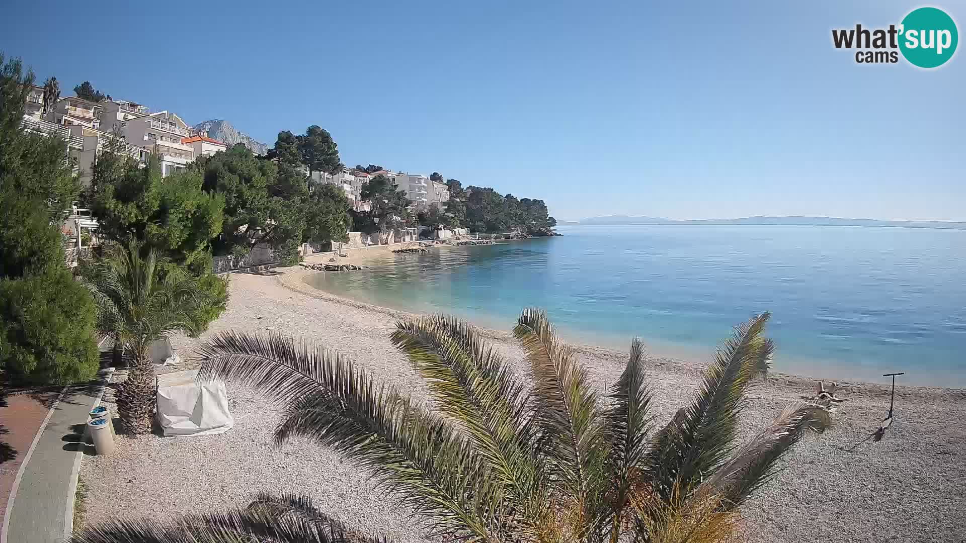 Spletna kamera Plaža Lučica Brela – Pogled v živo na Jadransko obalo