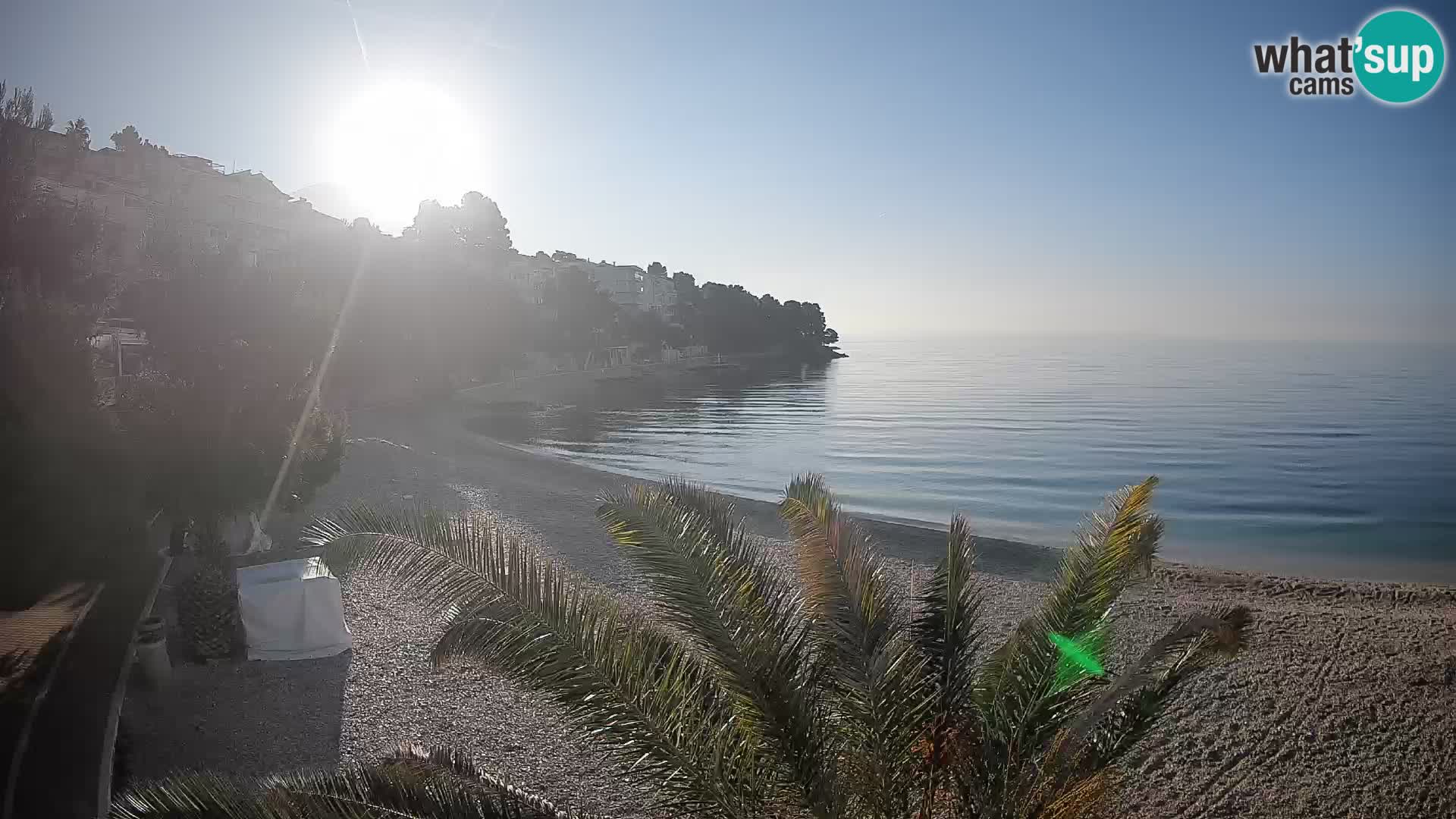 Web kamera Plaža Lučica Brela – Pogled uživo na jadransku obalu