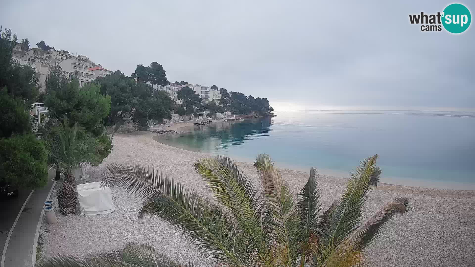 Spletna kamera Plaža Lučica Brela – Pogled v živo na Jadransko obalo