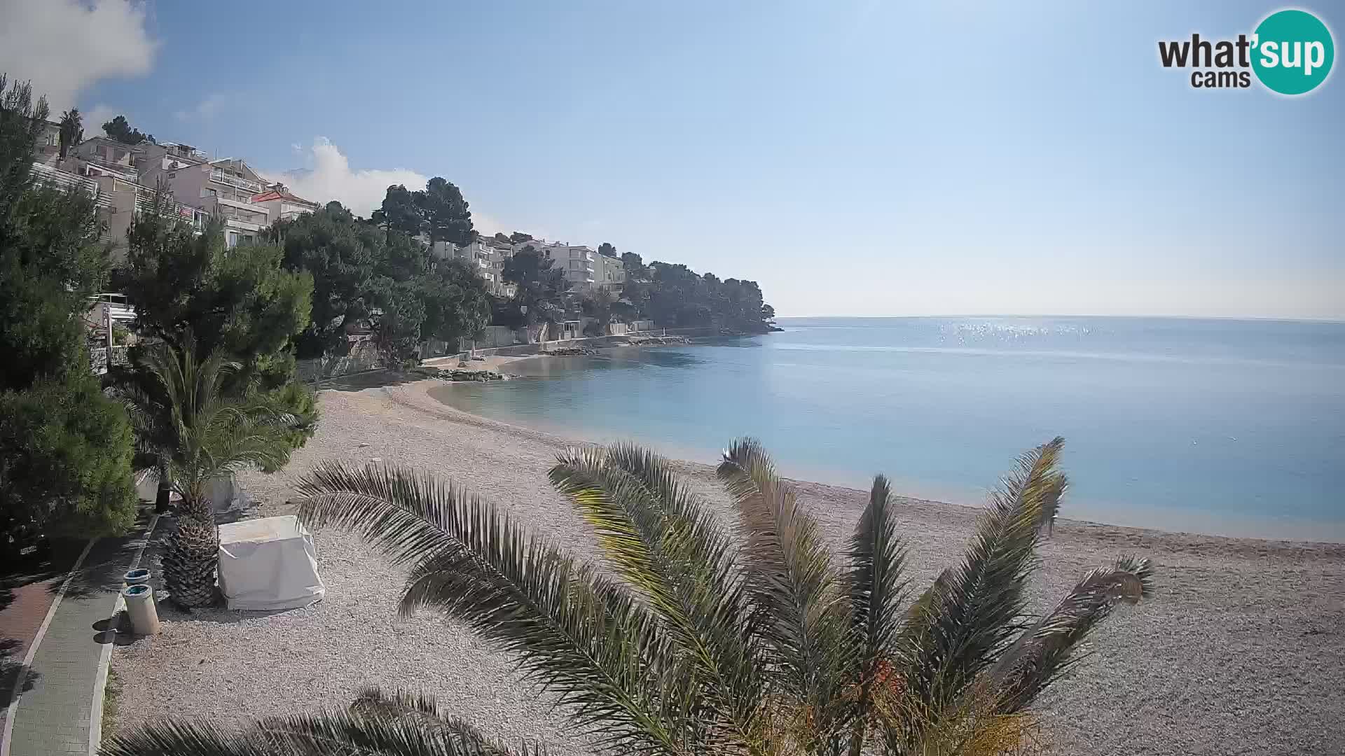 Spletna kamera Plaža Lučica Brela – Pogled v živo na Jadransko obalo