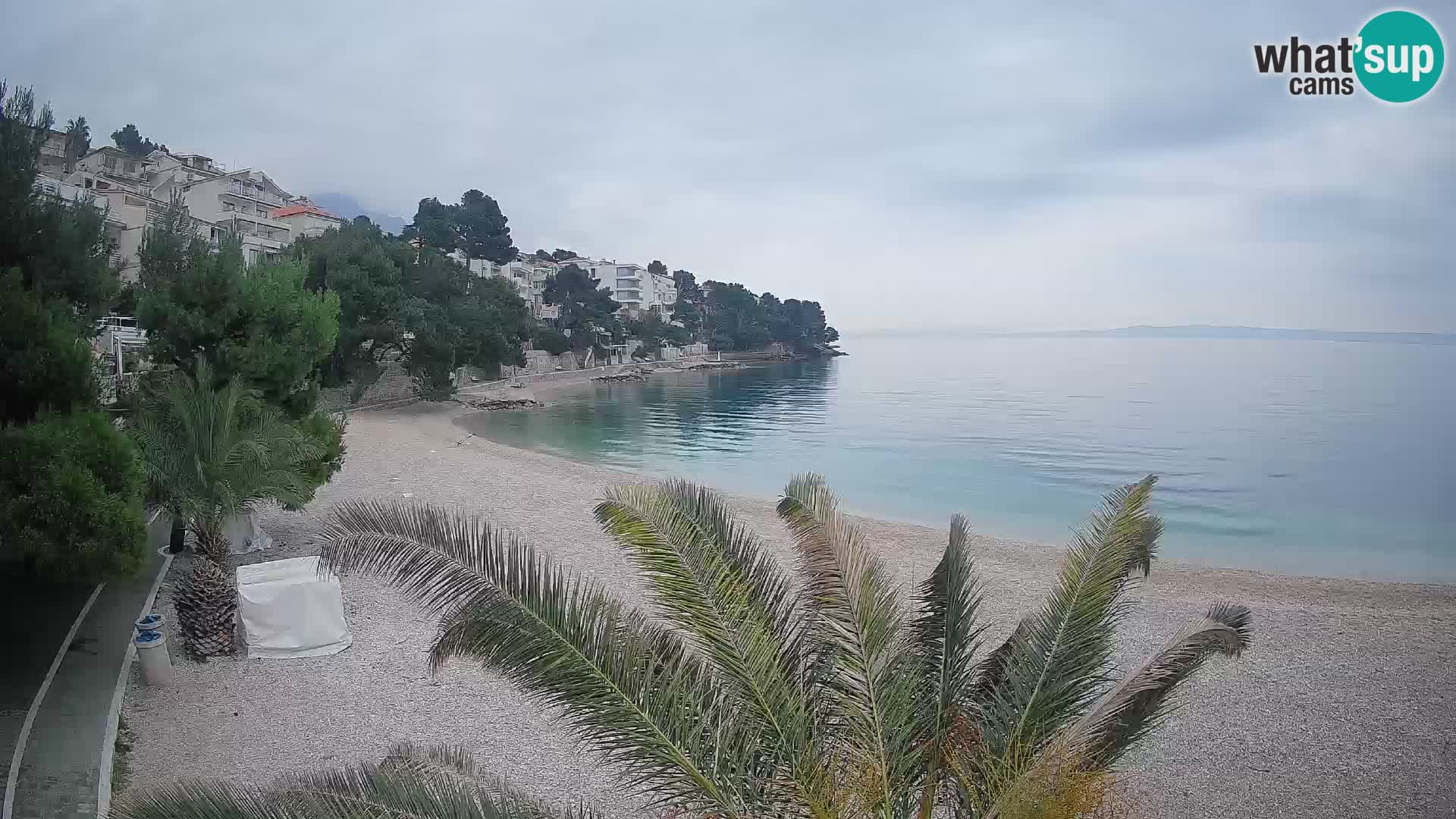 Spletna kamera Plaža Lučica Brela – Pogled v živo na Jadransko obalo