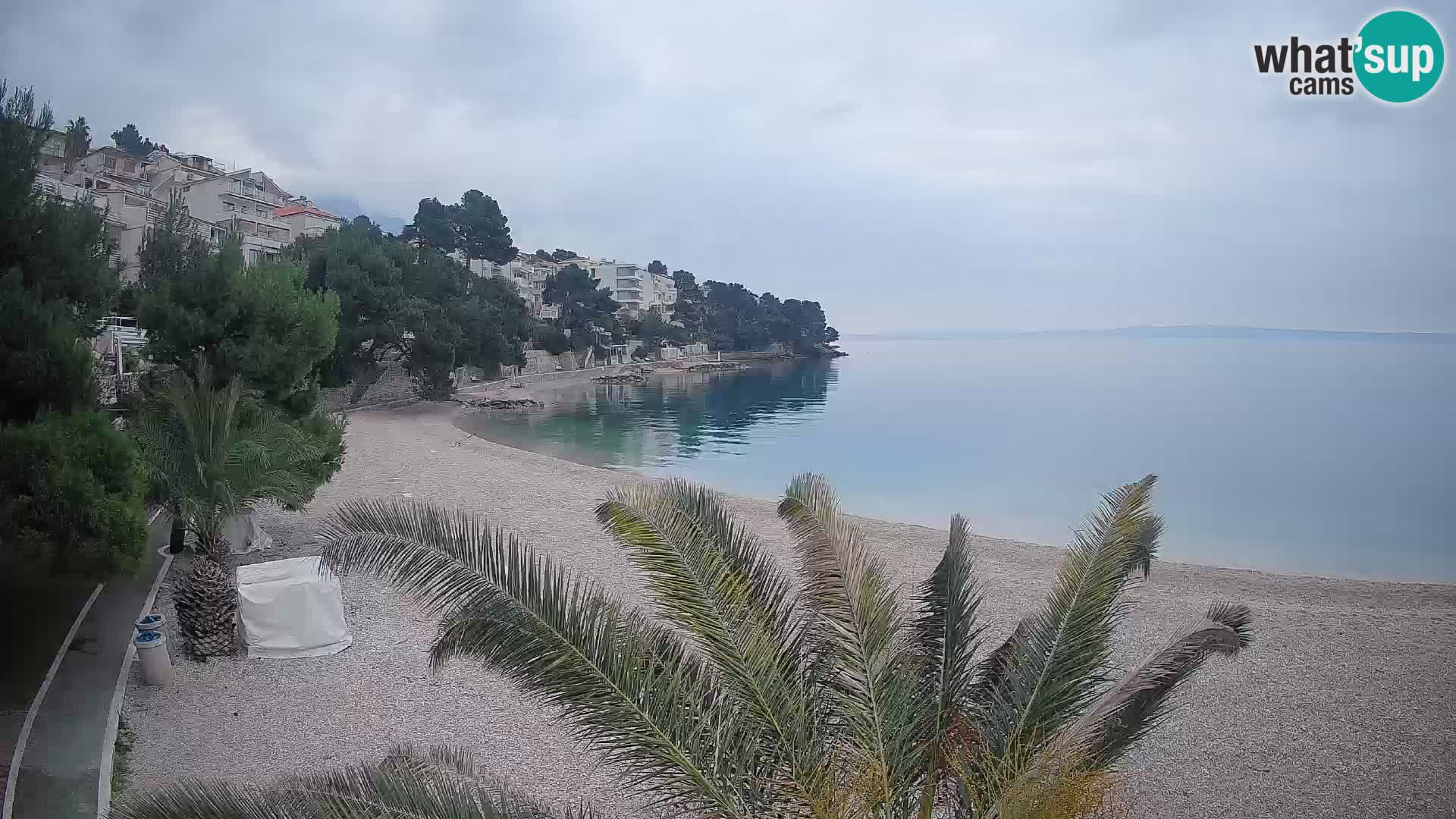 Web kamera Plaža Lučica Brela – Pogled uživo na jadransku obalu