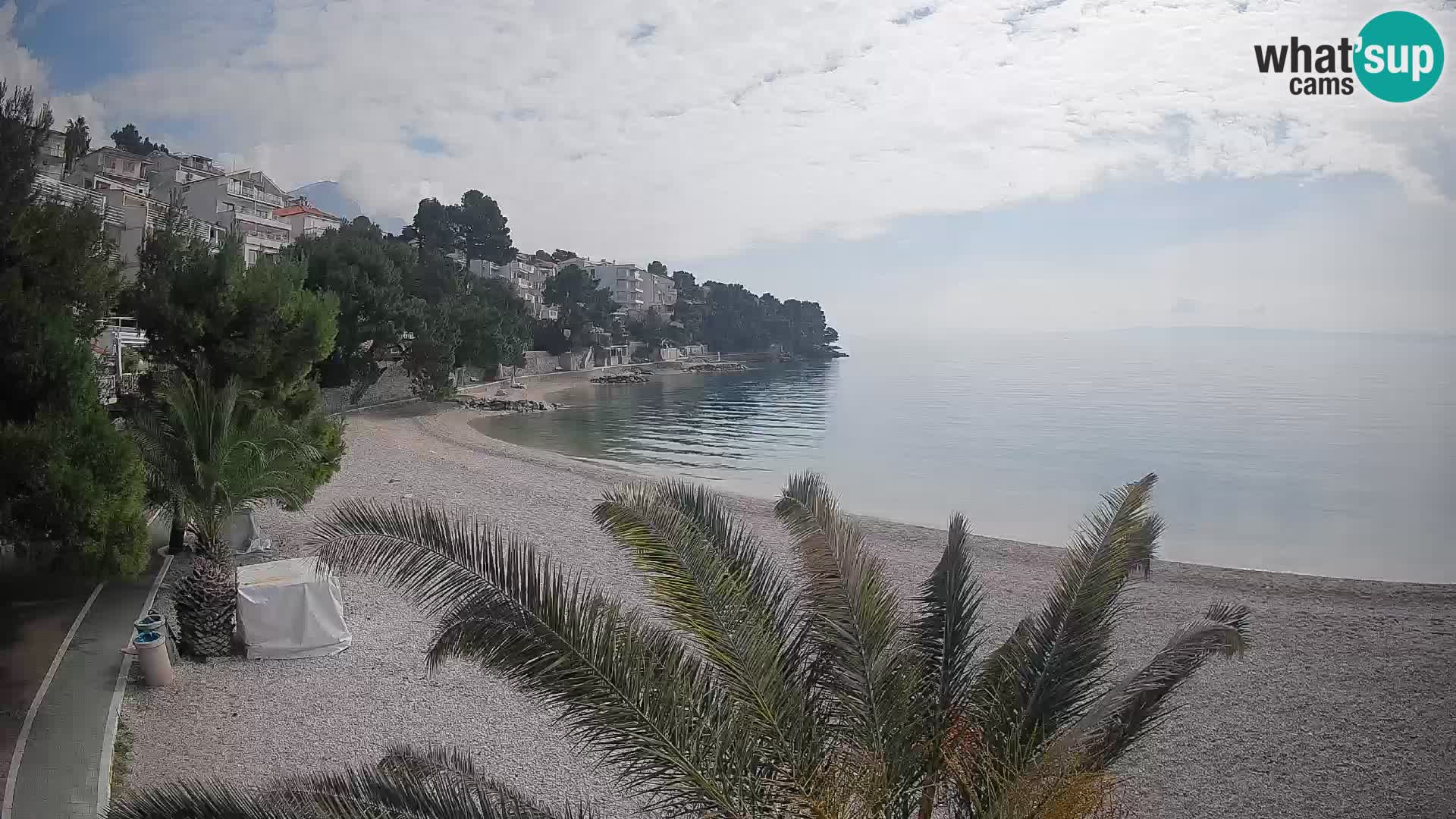 Spletna kamera Plaža Lučica Brela – Pogled v živo na Jadransko obalo