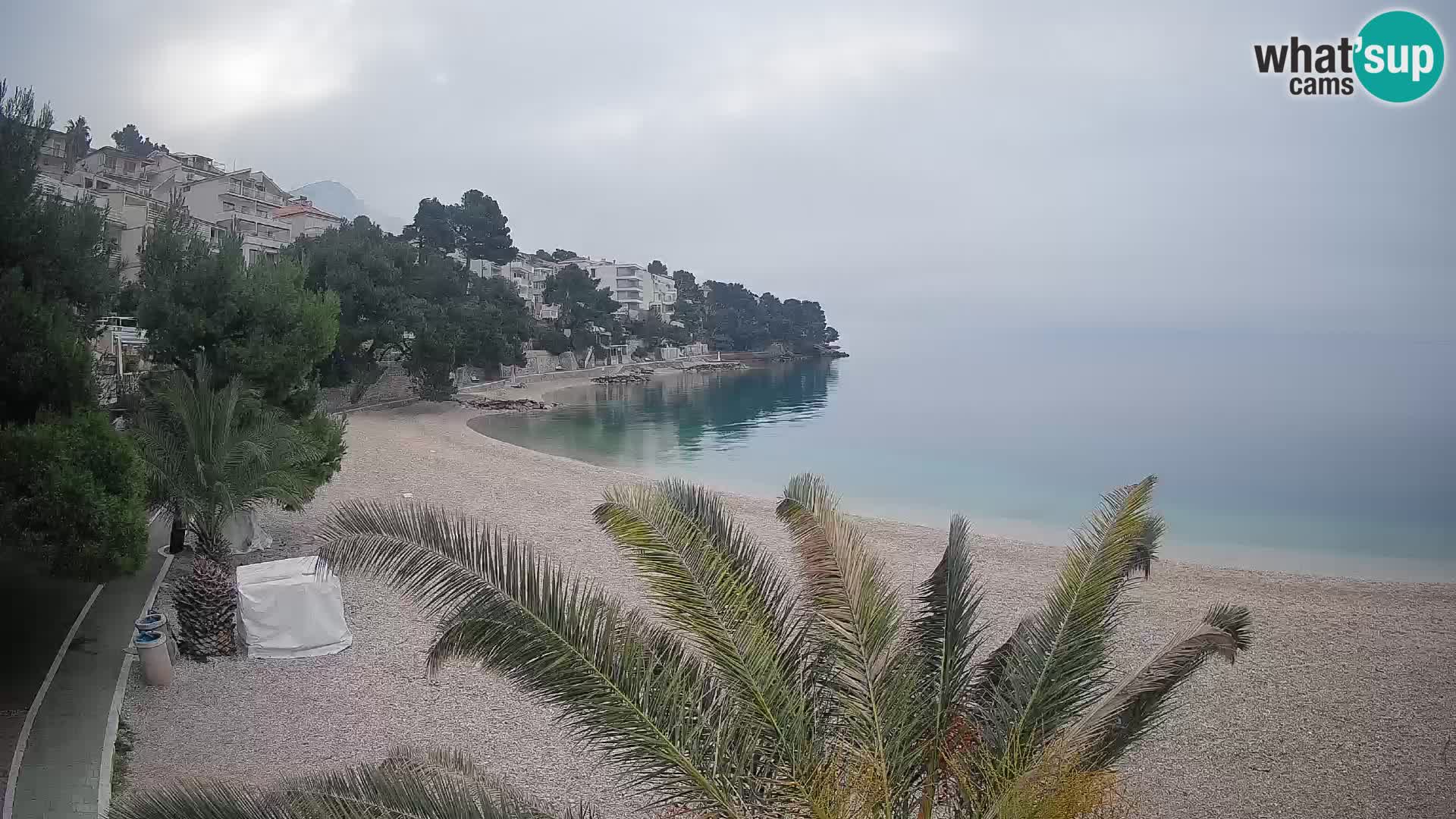 Web kamera Plaža Lučica Brela – Pogled uživo na jadransku obalu