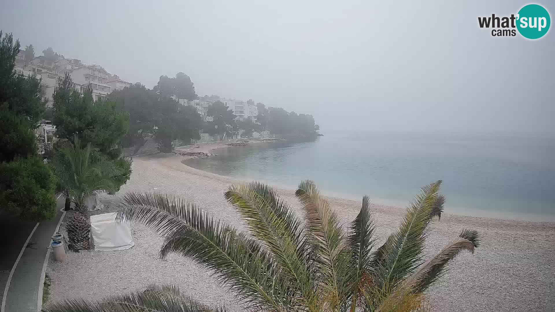 Spletna kamera Plaža Lučica Brela – Pogled v živo na Jadransko obalo