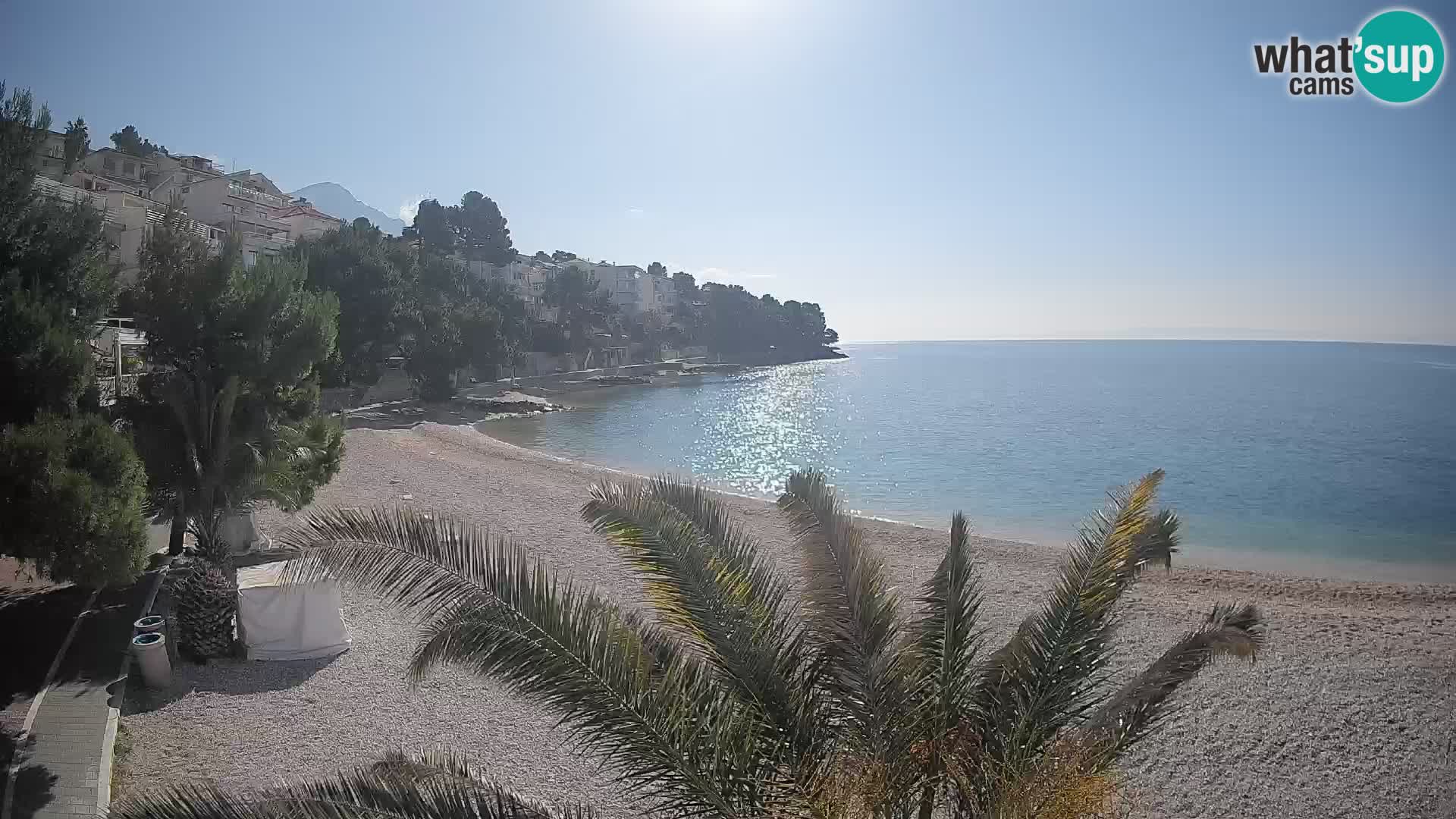 Spletna kamera Plaža Lučica Brela – Pogled v živo na Jadransko obalo