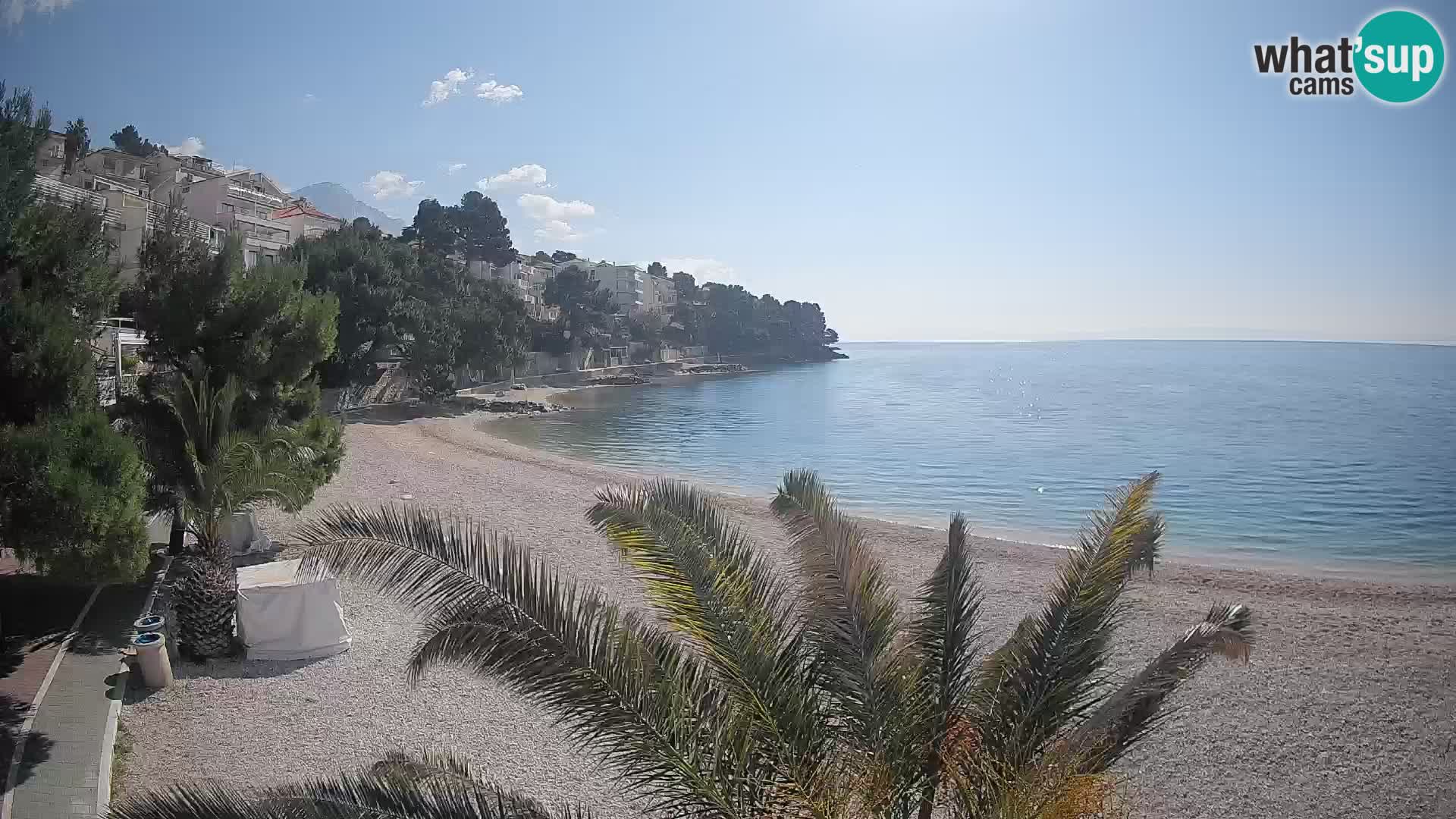 Web kamera Plaža Lučica Brela – Pogled uživo na jadransku obalu