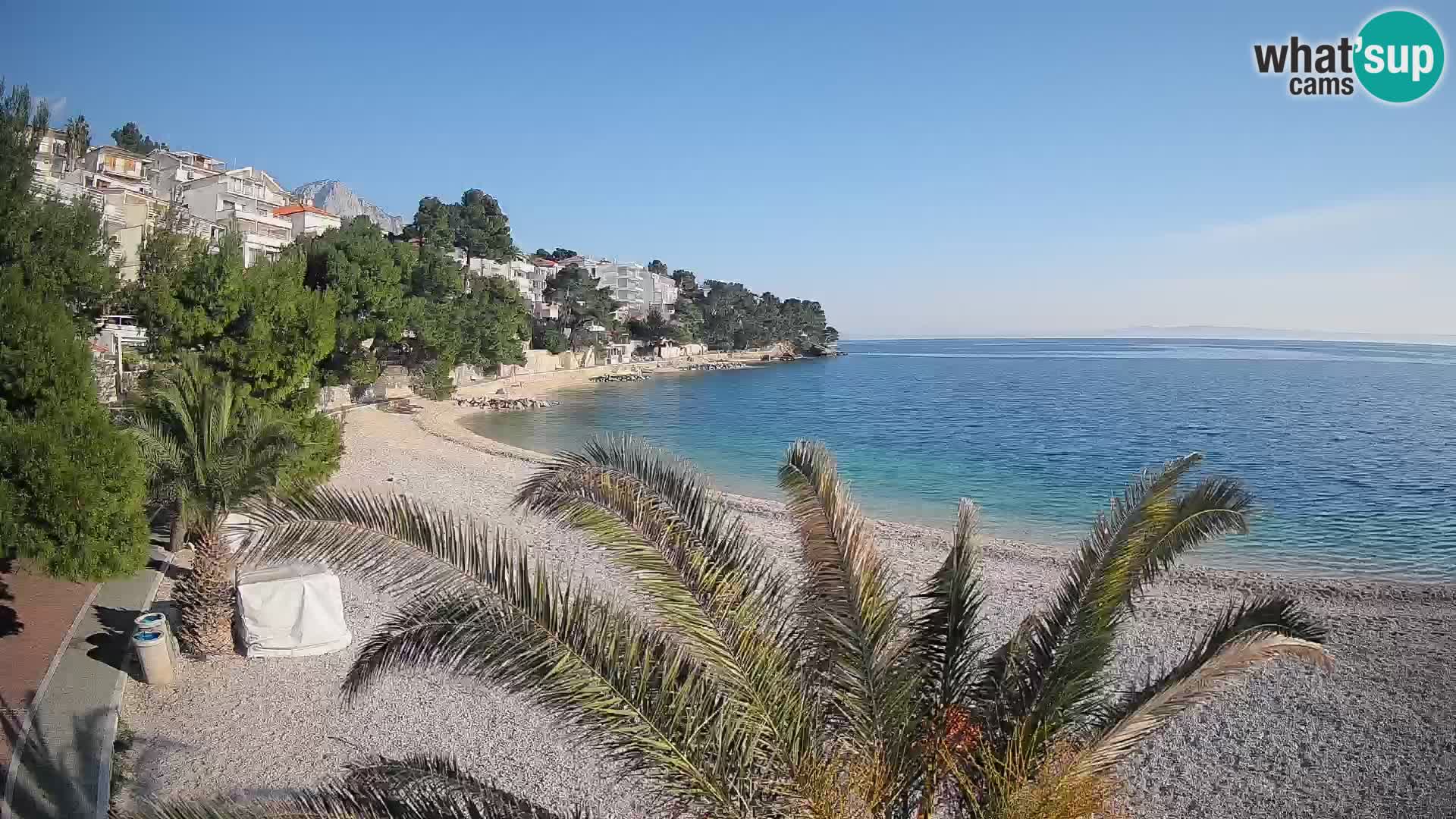 Spletna kamera Plaža Lučica Brela – Pogled v živo na Jadransko obalo