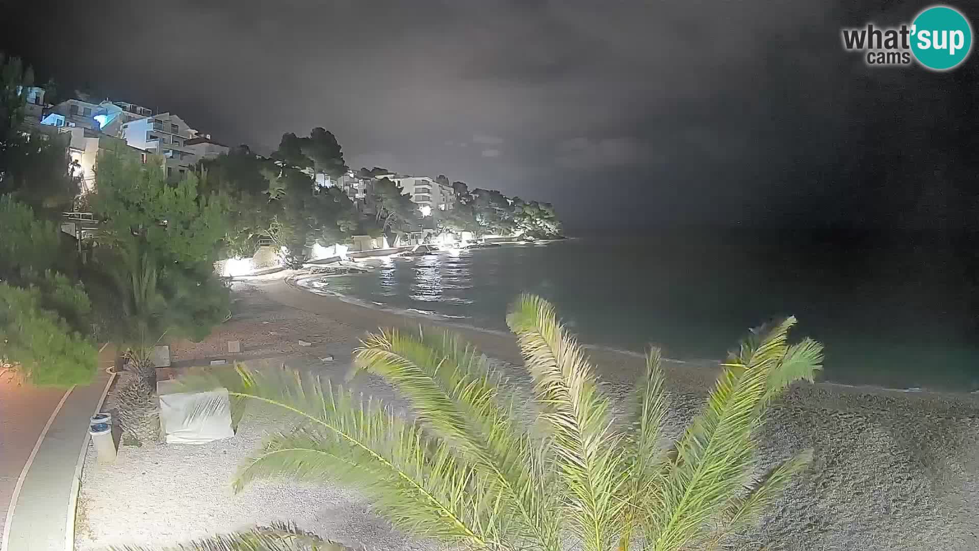 Web kamera Plaža Lučica Brela – Pogled uživo na jadransku obalu