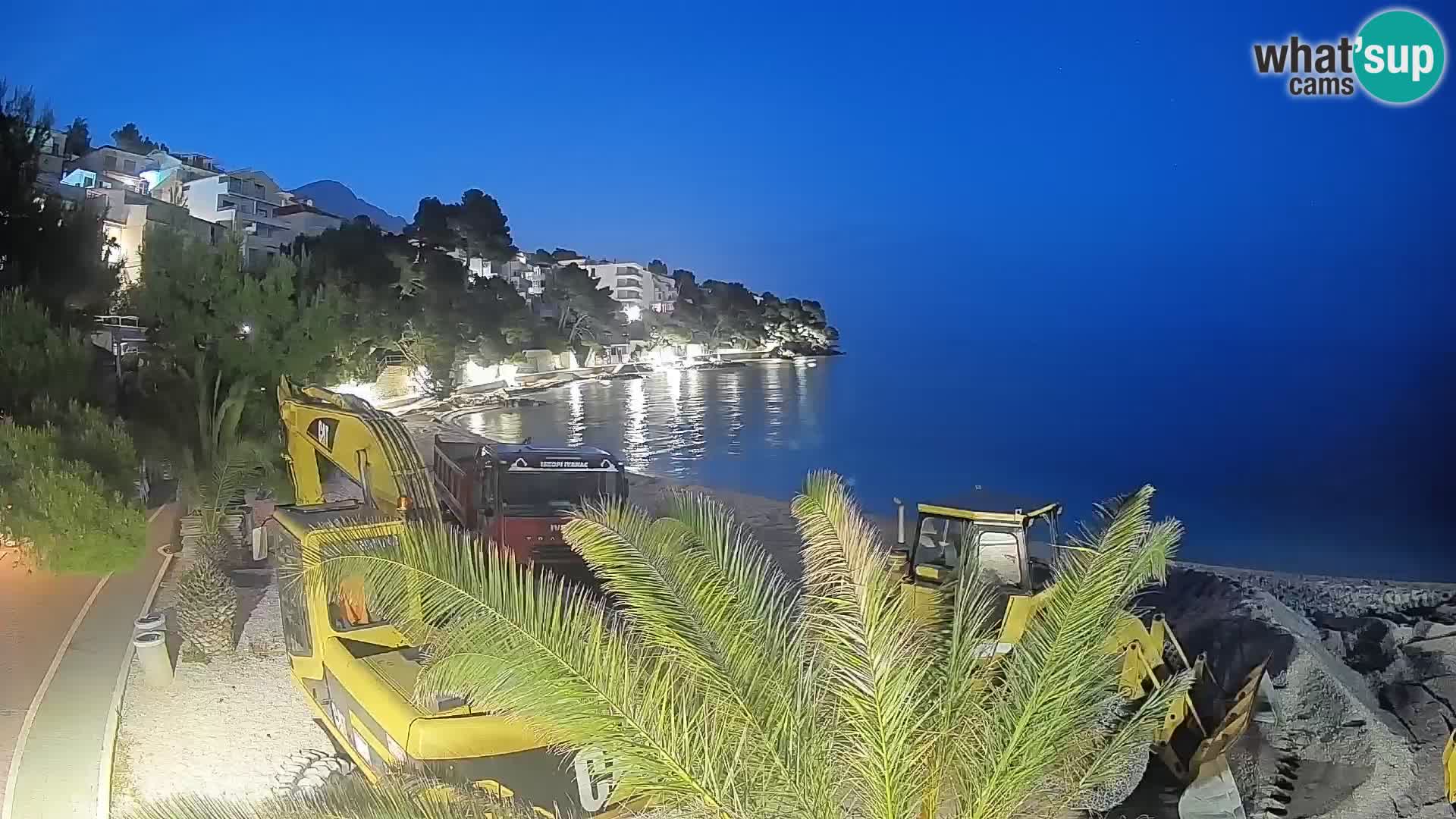 Spletna kamera Plaža Lučica Brela – Pogled v živo na Jadransko obalo