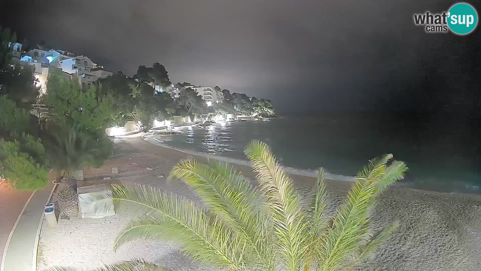 Spletna kamera Plaža Lučica Brela – Pogled v živo na Jadransko obalo