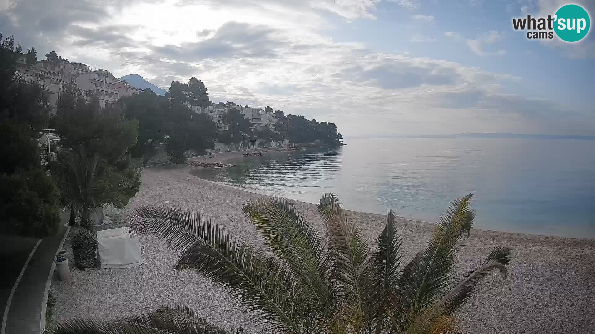 Spletna kamera Plaža Lučica Brela – Pogled v živo na Jadransko obalo