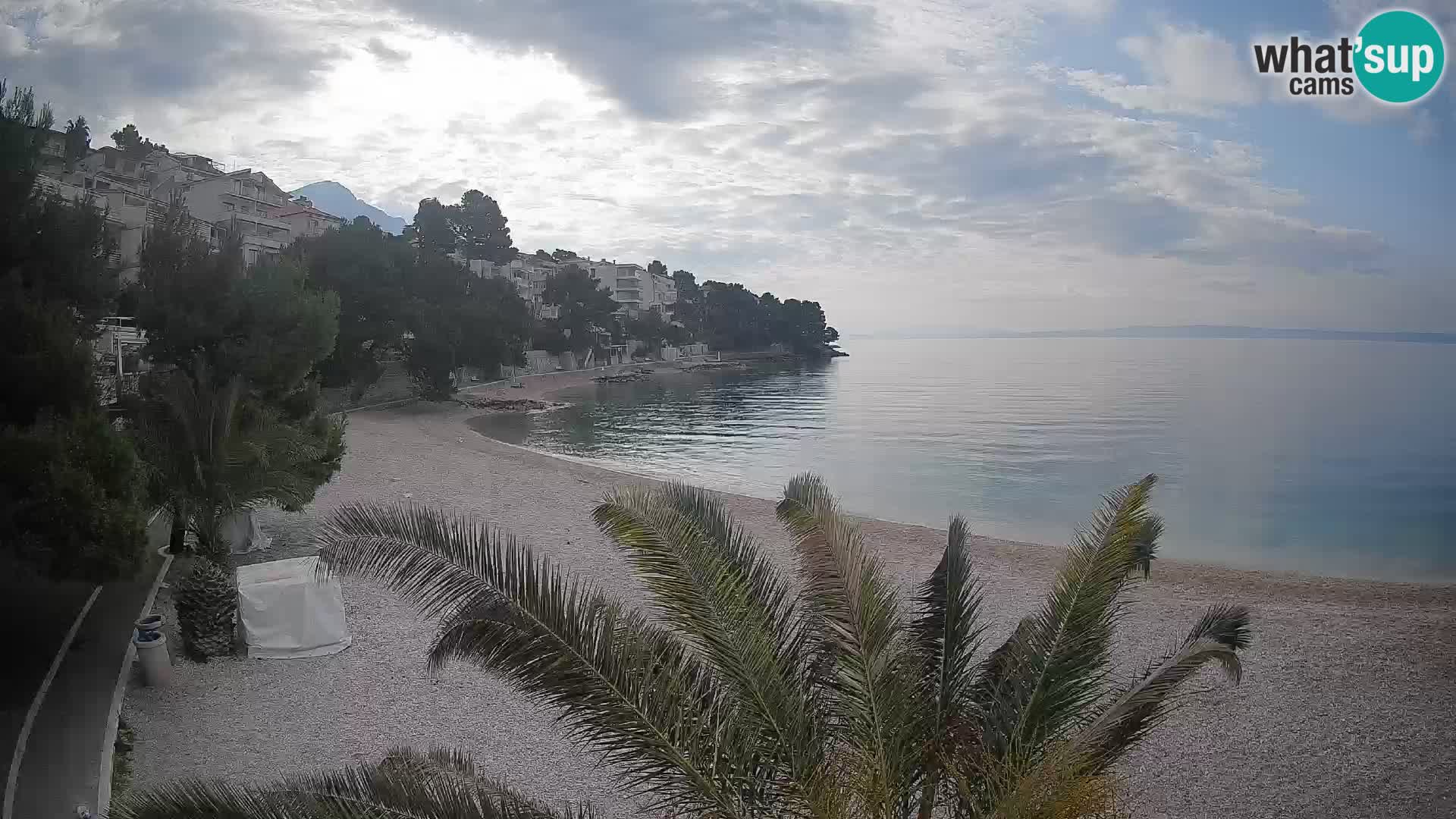 Web kamera Plaža Lučica Brela – Pogled uživo na jadransku obalu