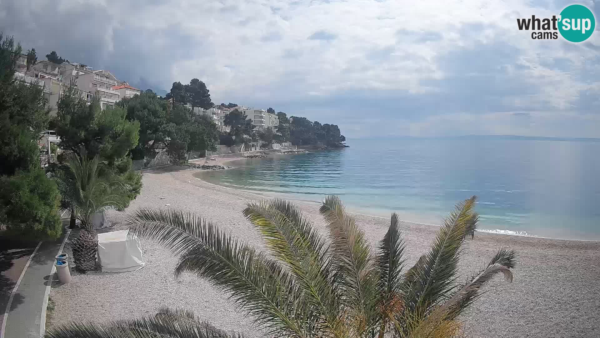 Web kamera Plaža Lučica Brela – Pogled uživo na jadransku obalu