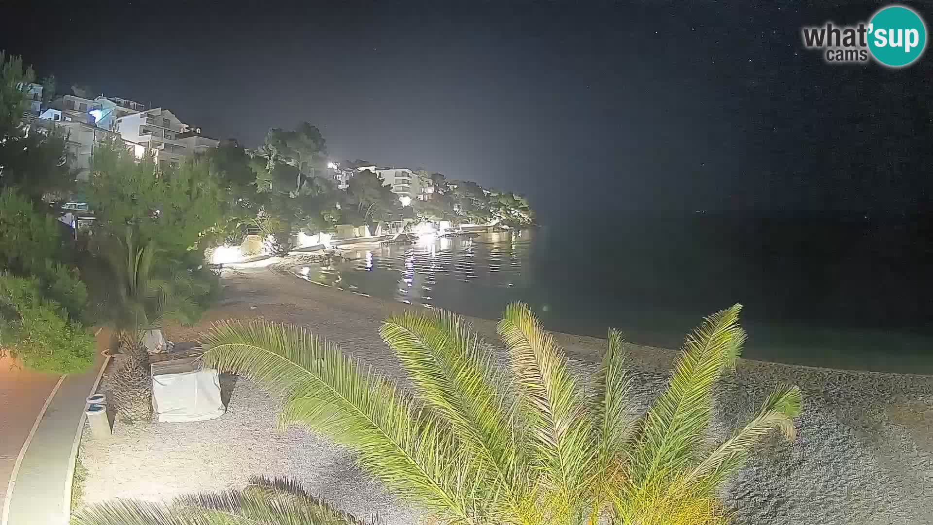 Web kamera Plaža Lučica Brela – Pogled uživo na jadransku obalu