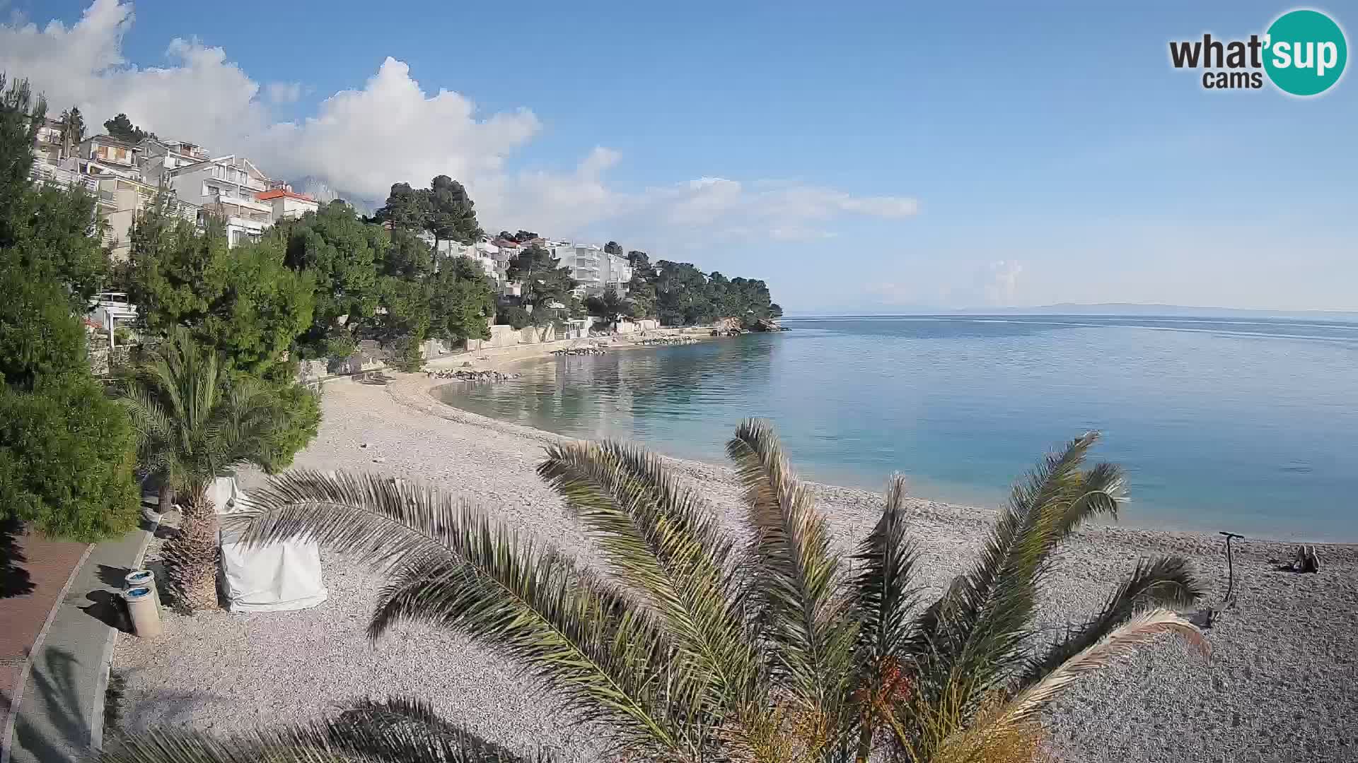 Spletna kamera Plaža Lučica Brela – Pogled v živo na Jadransko obalo