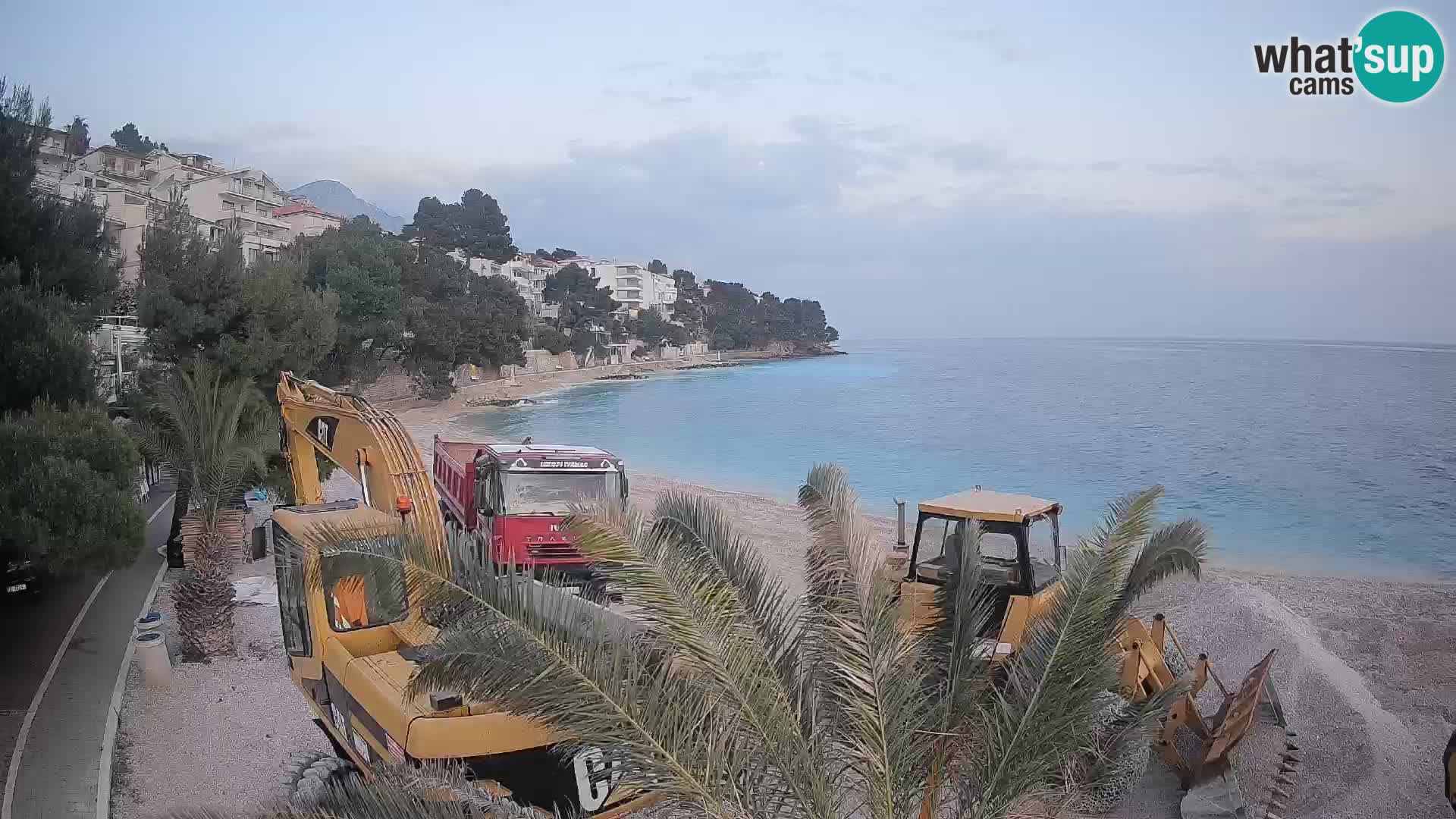 Spletna kamera Plaža Lučica Brela – Pogled v živo na Jadransko obalo