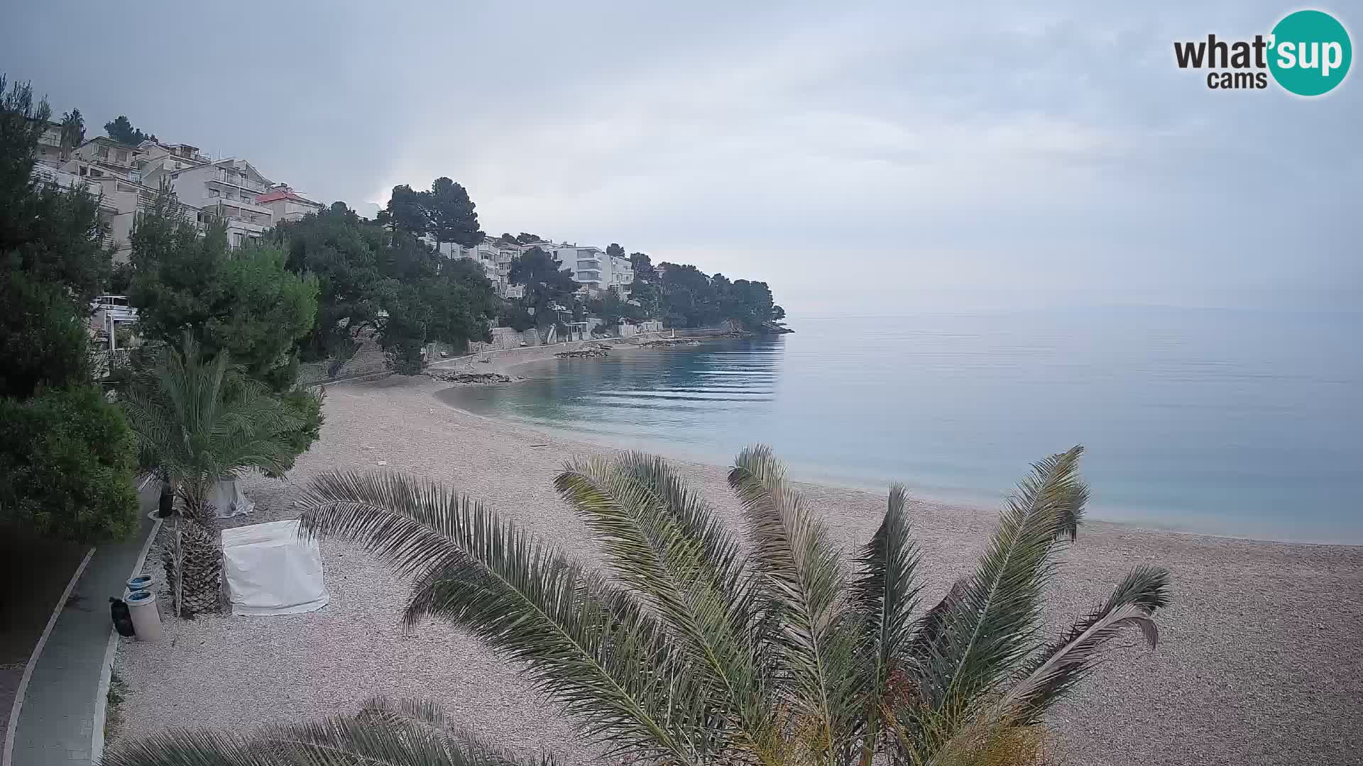 Spletna kamera Plaža Lučica Brela – Pogled v živo na Jadransko obalo