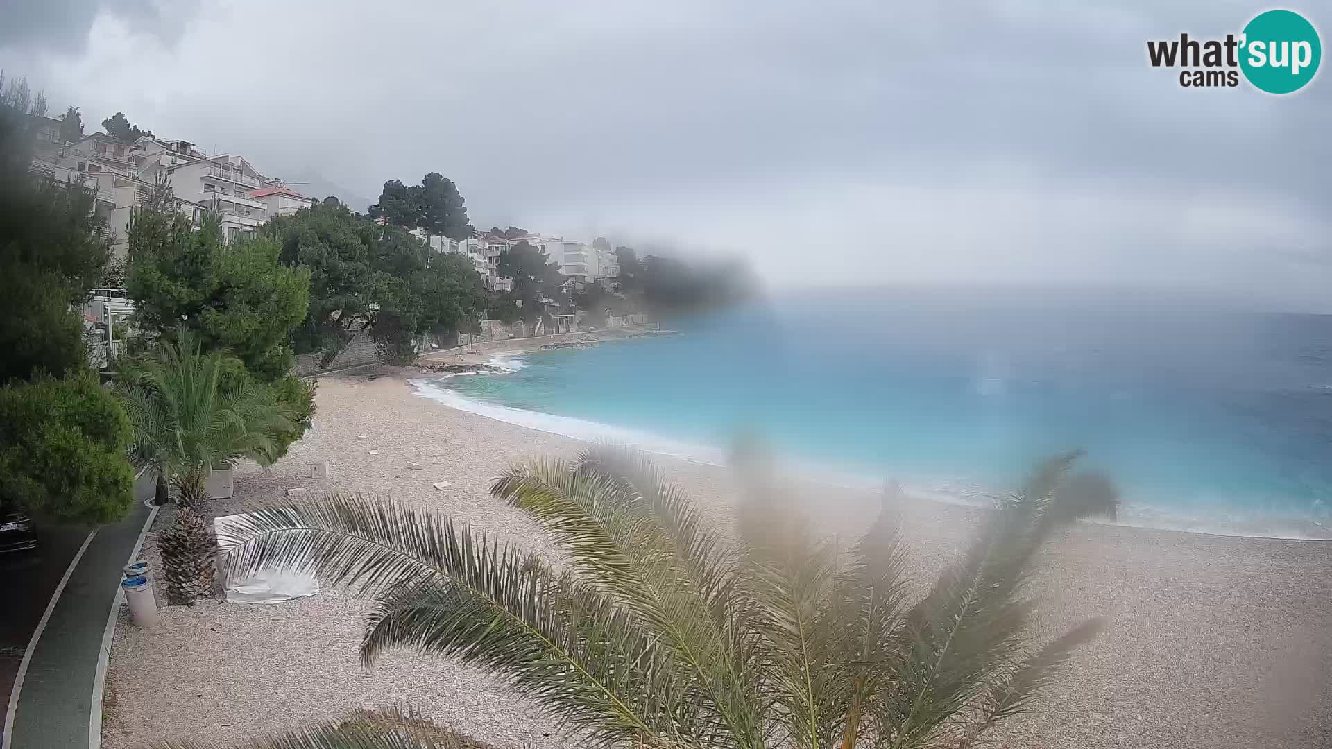 Spletna kamera Plaža Lučica Brela – Pogled v živo na Jadransko obalo