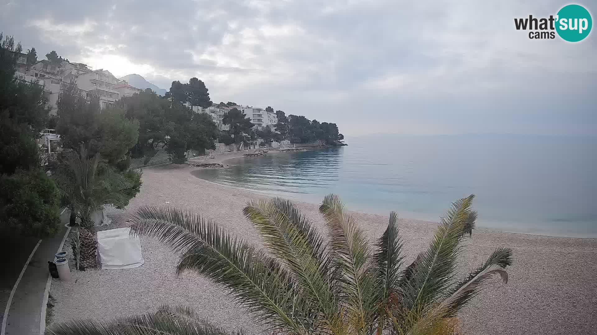 Web kamera Plaža Lučica Brela – Pogled uživo na jadransku obalu