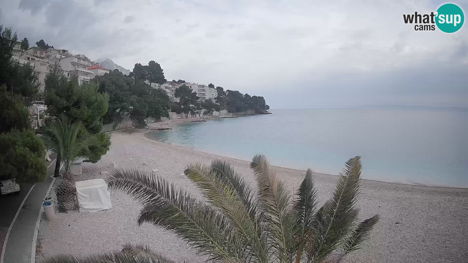 Spletna kamera Plaža Lučica Brela – Pogled v živo na Jadransko obalo